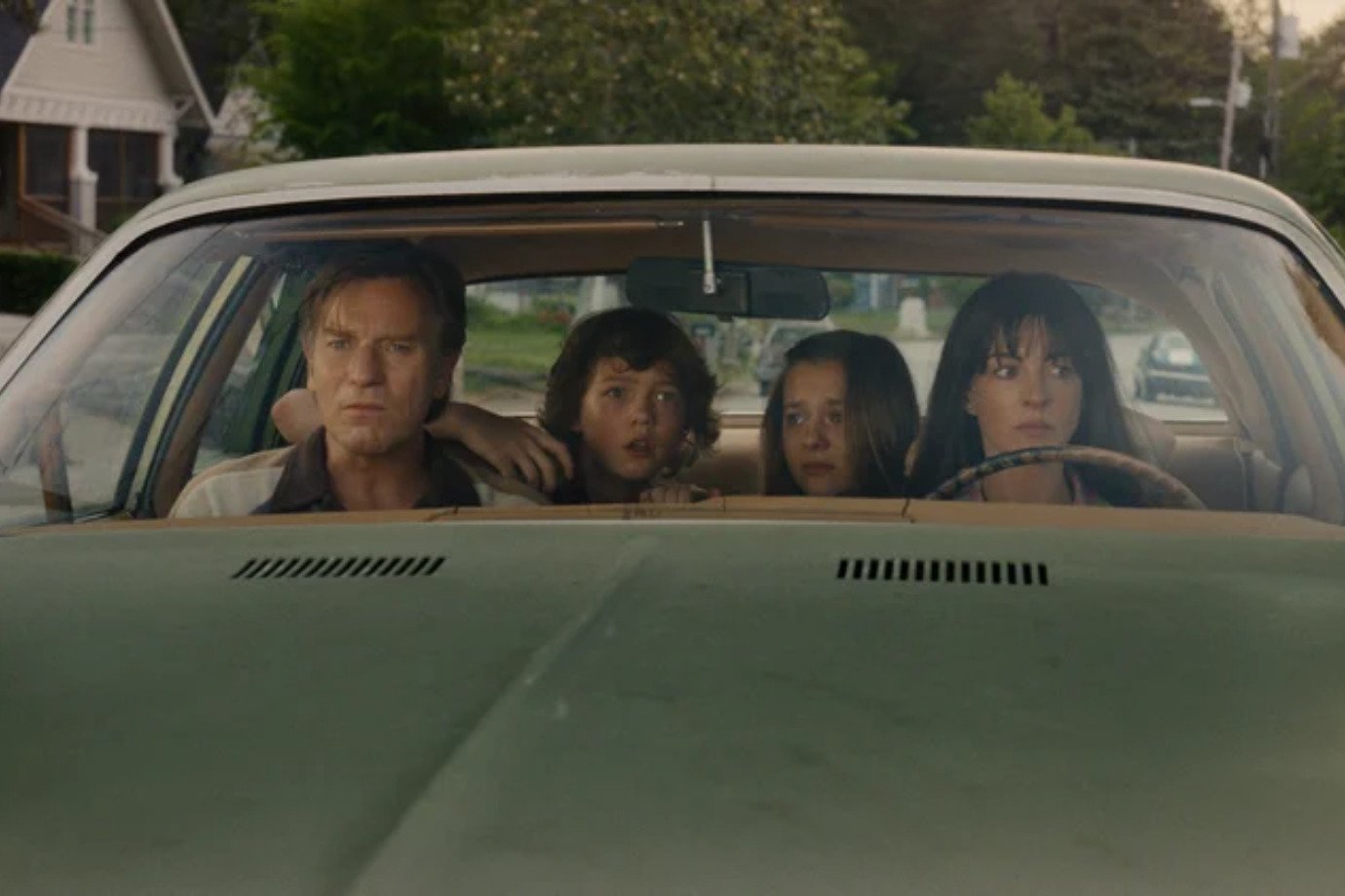 'O Fim da Rua', com Anne Hathaway, chega ao streaming; veja onde assistir