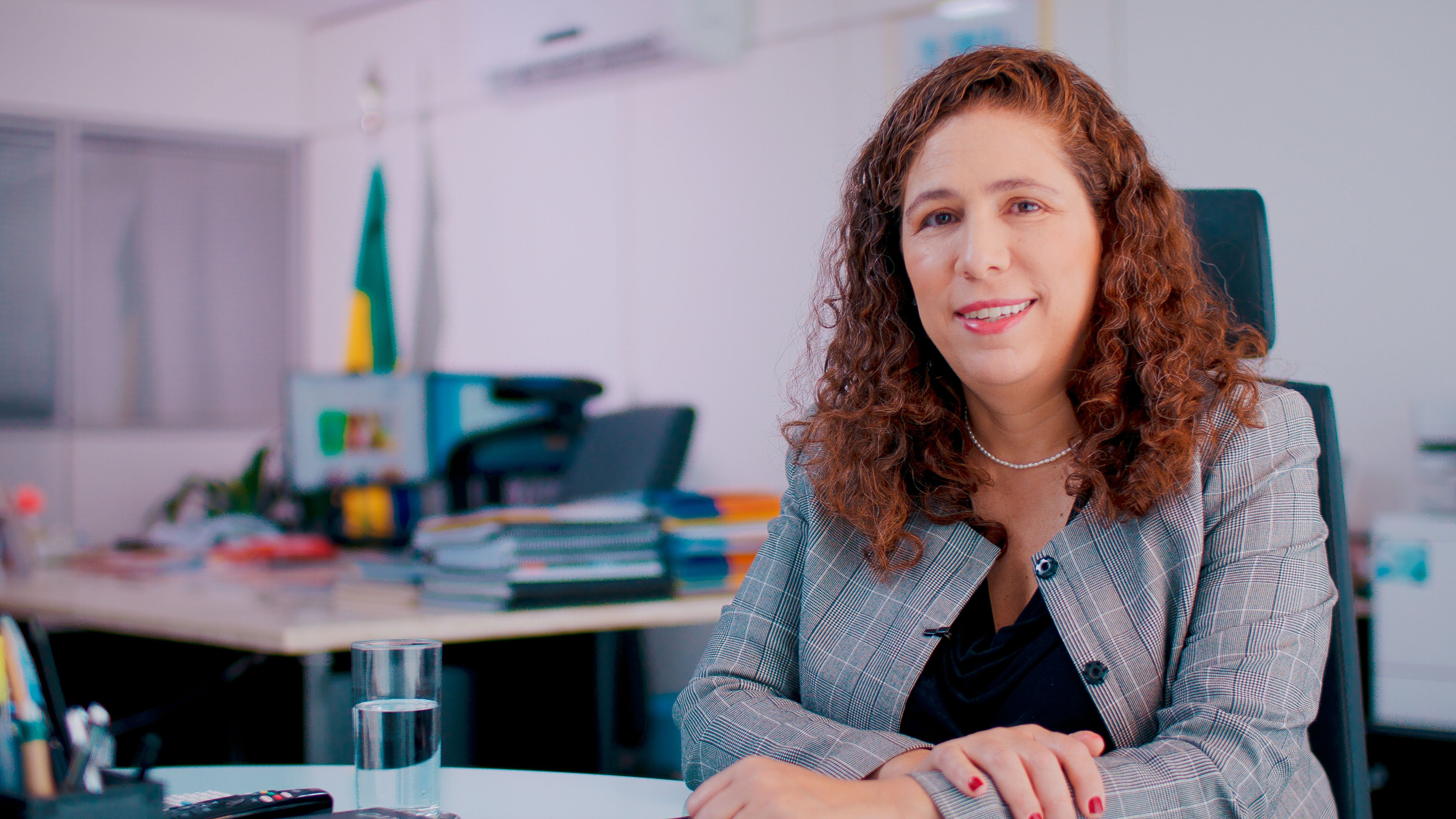 'Quem optou por ser servidor público não deveria querer ser milionário', diz ministra