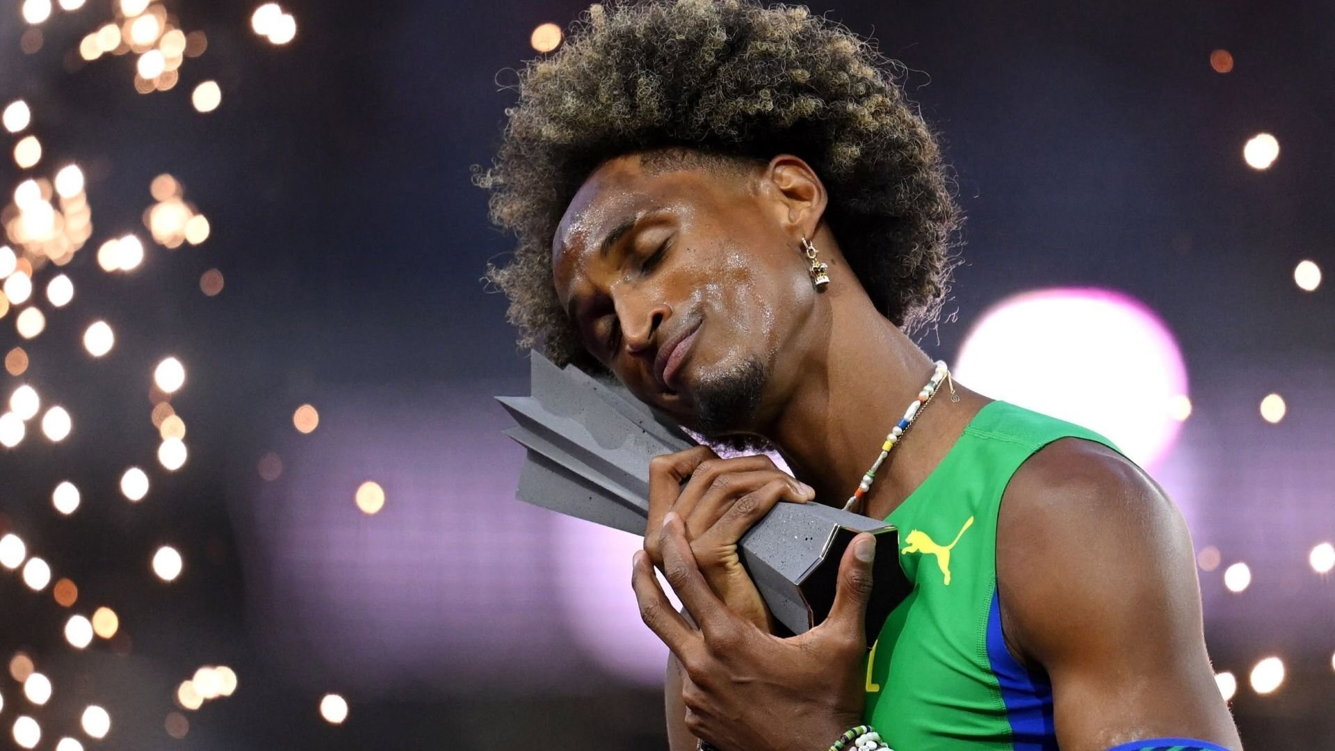 Alison dos Santos vence Mundial de Atletismo Ultimate em Budapeste