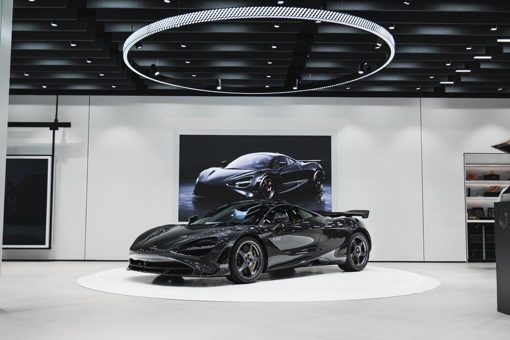 Preço secreto e fibra de carbono: como é o McLaren único que desembarcou no Brasil