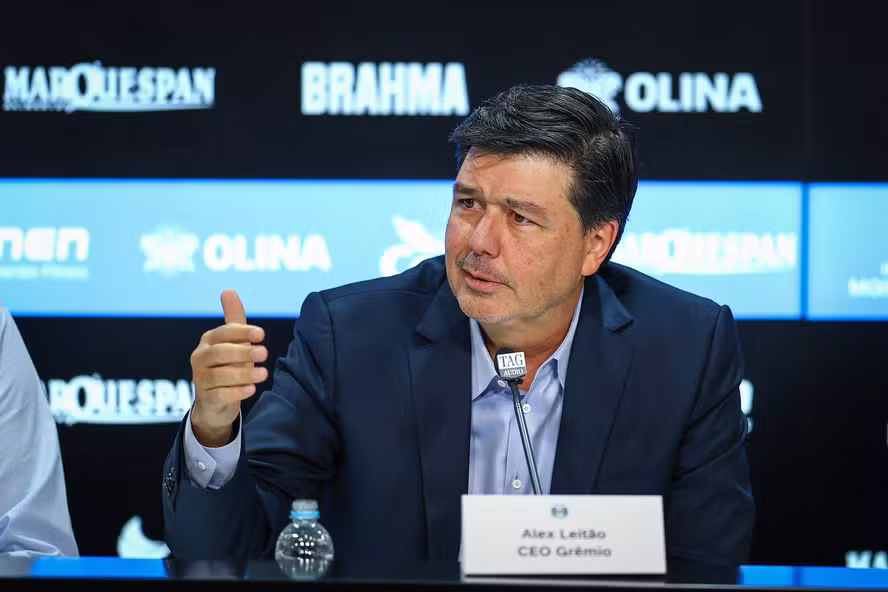 CEO do Grêmio pode ficar 270 dias afastado por chamar Botafogo de 'picareta'