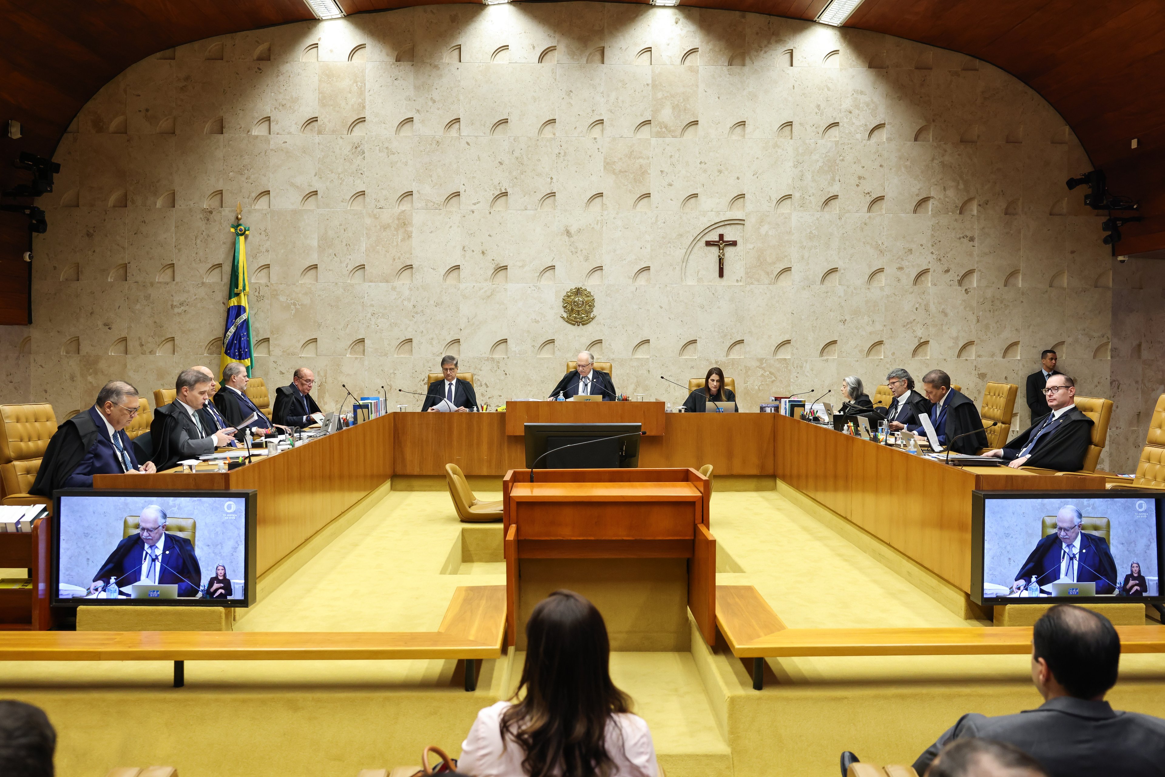 Crise no STF beneficia mais Flávio, mas não vai decidir a eleição, diz cientista político