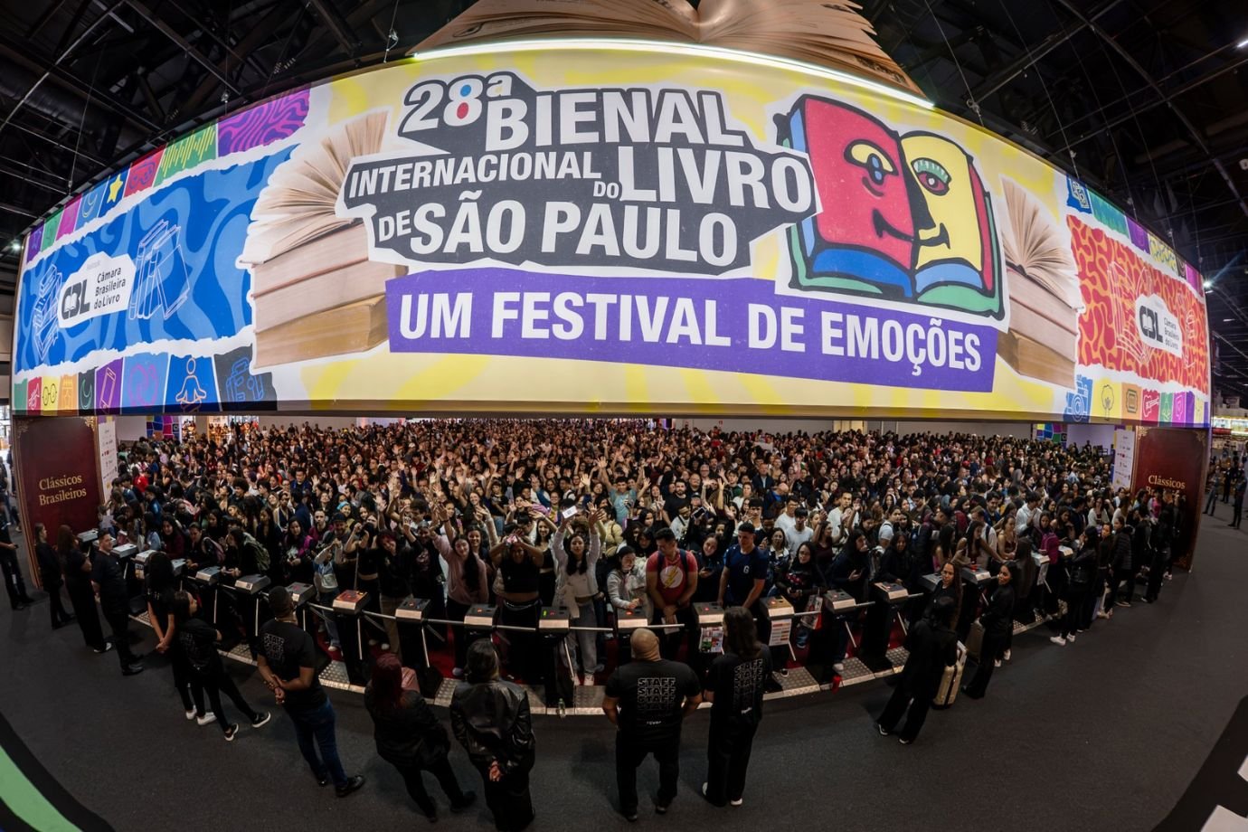Quais foram os livros mais vendidos da Bienal do Livro de São Paulo 2026? Veja a lista