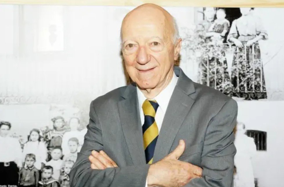Claudio Carsughi, referência do jornalismo esportivo, morre aos 93 anos