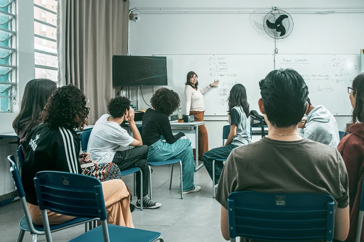 Sala de aula do ensino médio: momento que antecede uma das primeiras grandes decisões da vida escolar  (Leandro Fonseca/Exame)