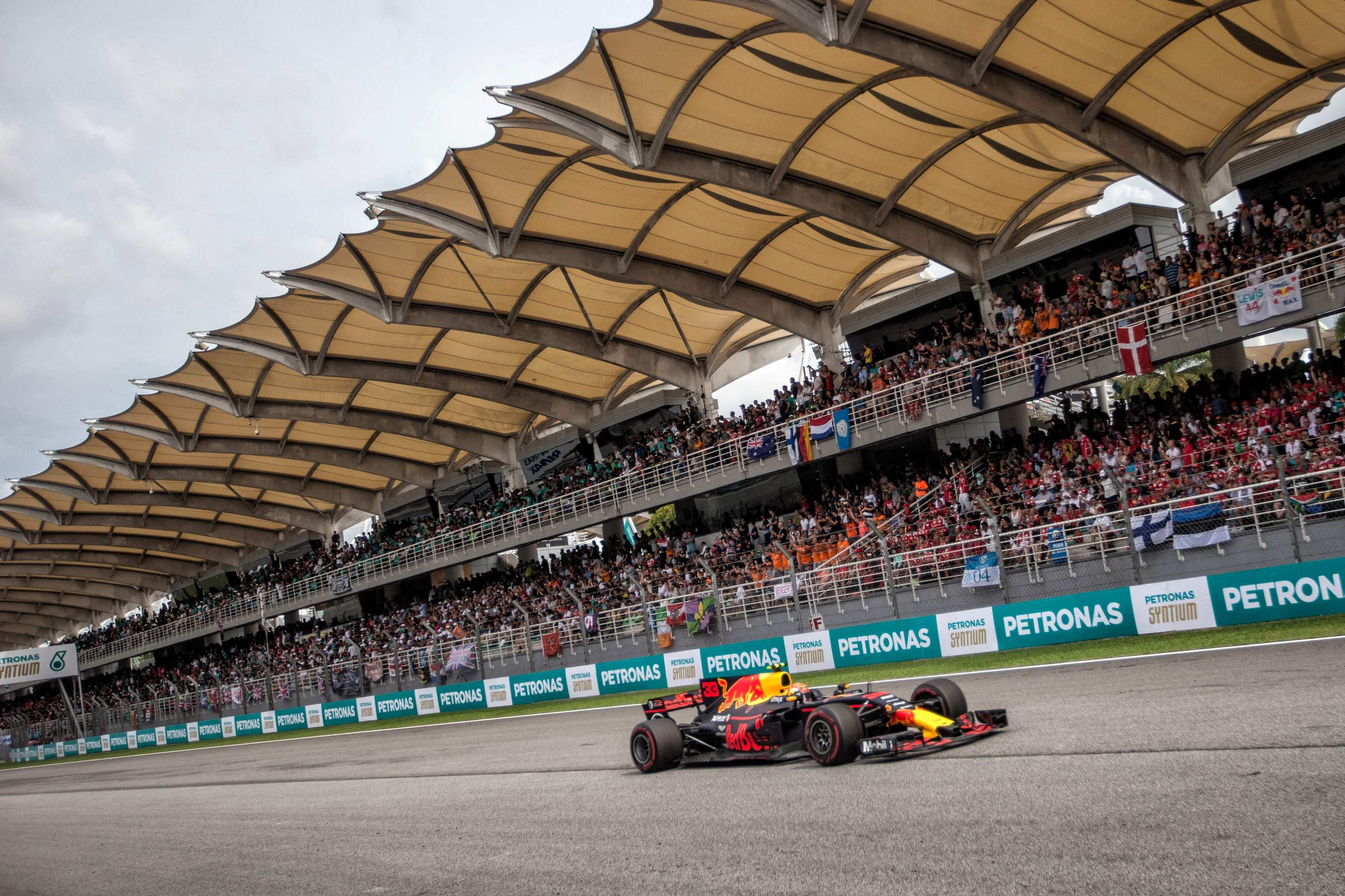 F1: Onde assistir ao GP do Bahrein na Malásia?
