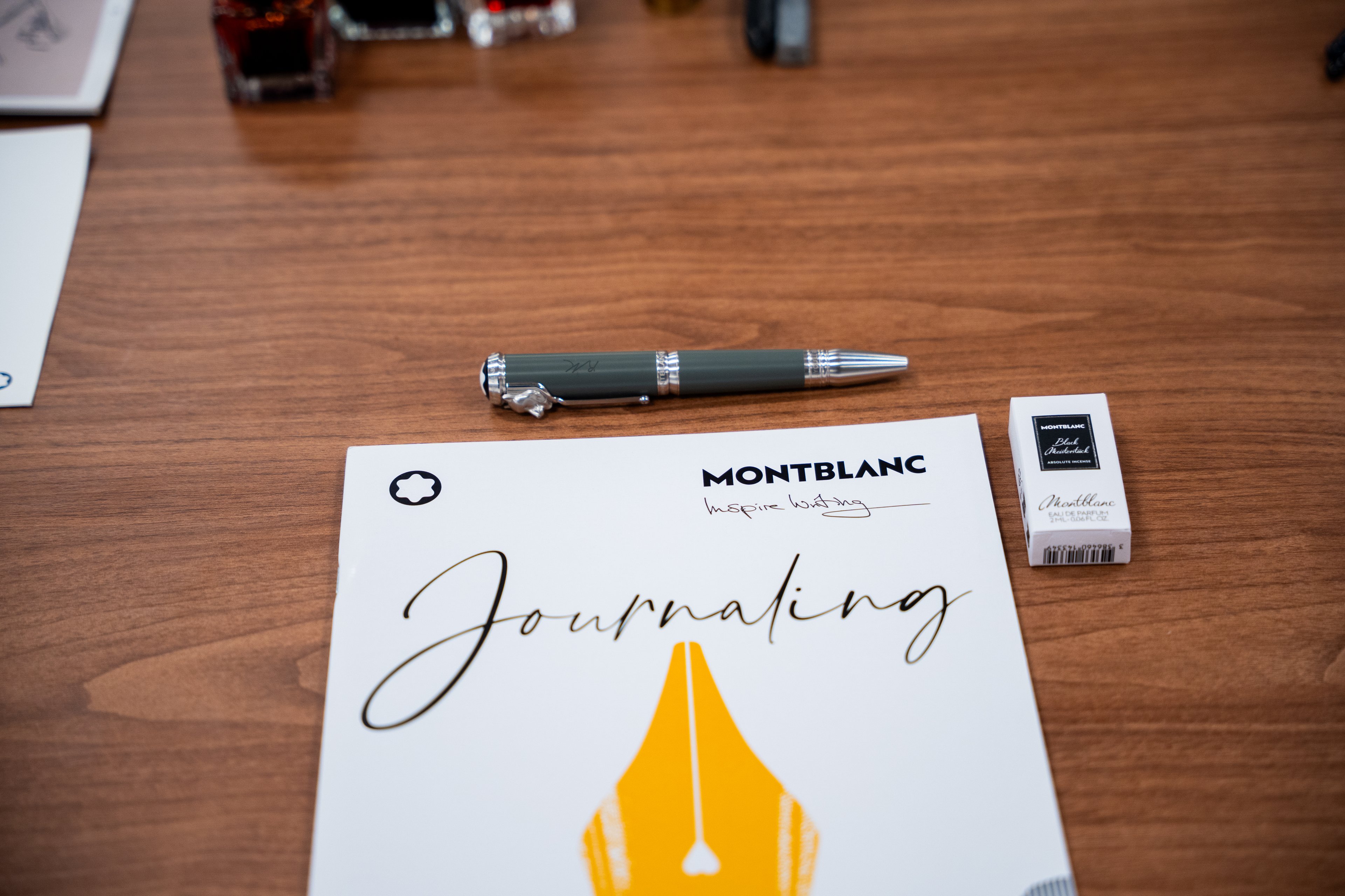 Escrever para lembrar: com a Montblanc, Saint Paul convida alumnis a trocarem a tela pela caneta