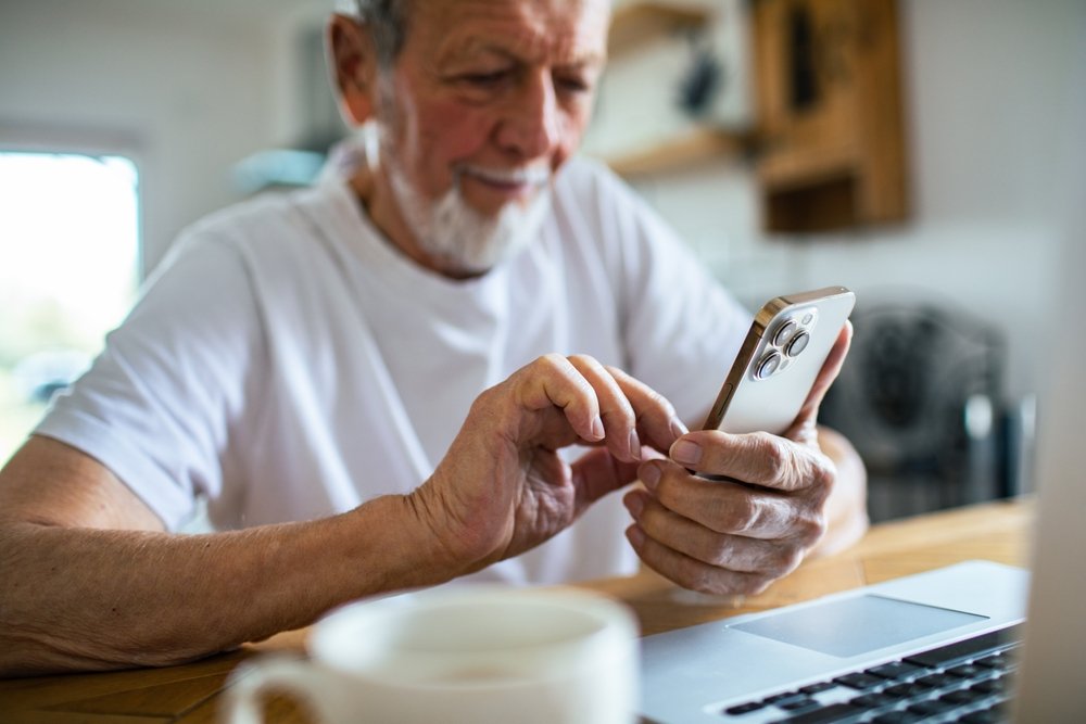 Número de idosos na internet cresceu 400% em menos de uma década