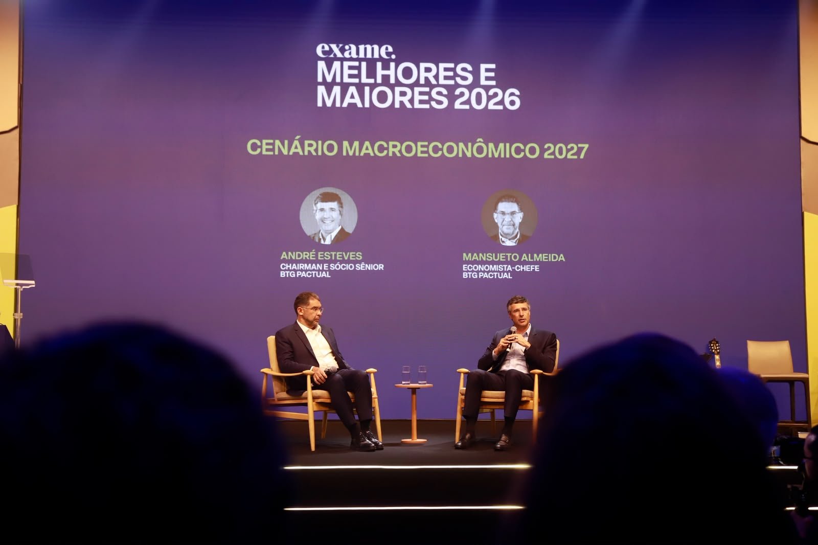 No evento da EXAME, André Esteves, chairman do BTG Pactual e Mansueto Almeida, economista-chefe do banco, analisaram a trajetória recente do Brasil e defenderam maior previsibilidade institucional e disciplina fiscal.
