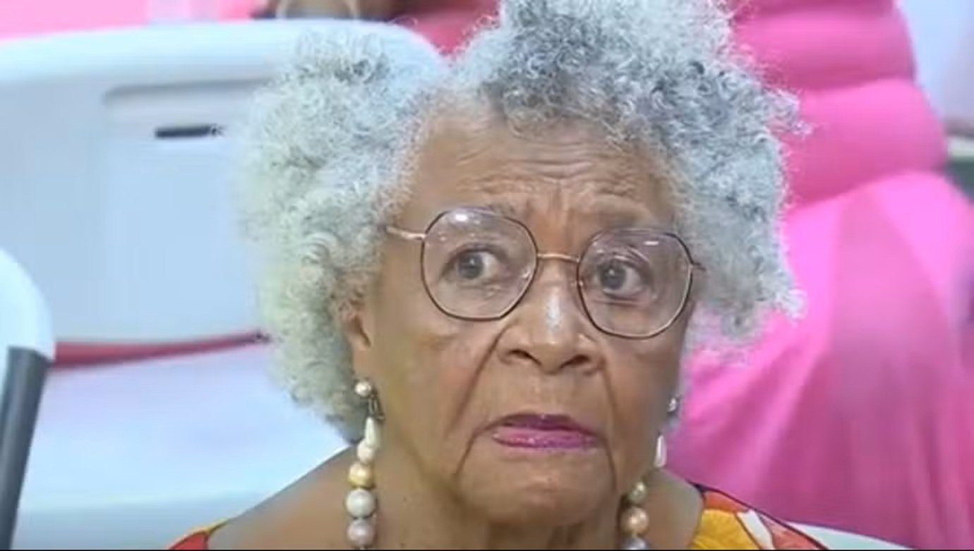 Hidroginástica e um livro por semana: mulher de 107 anos conta segredo da longevidade