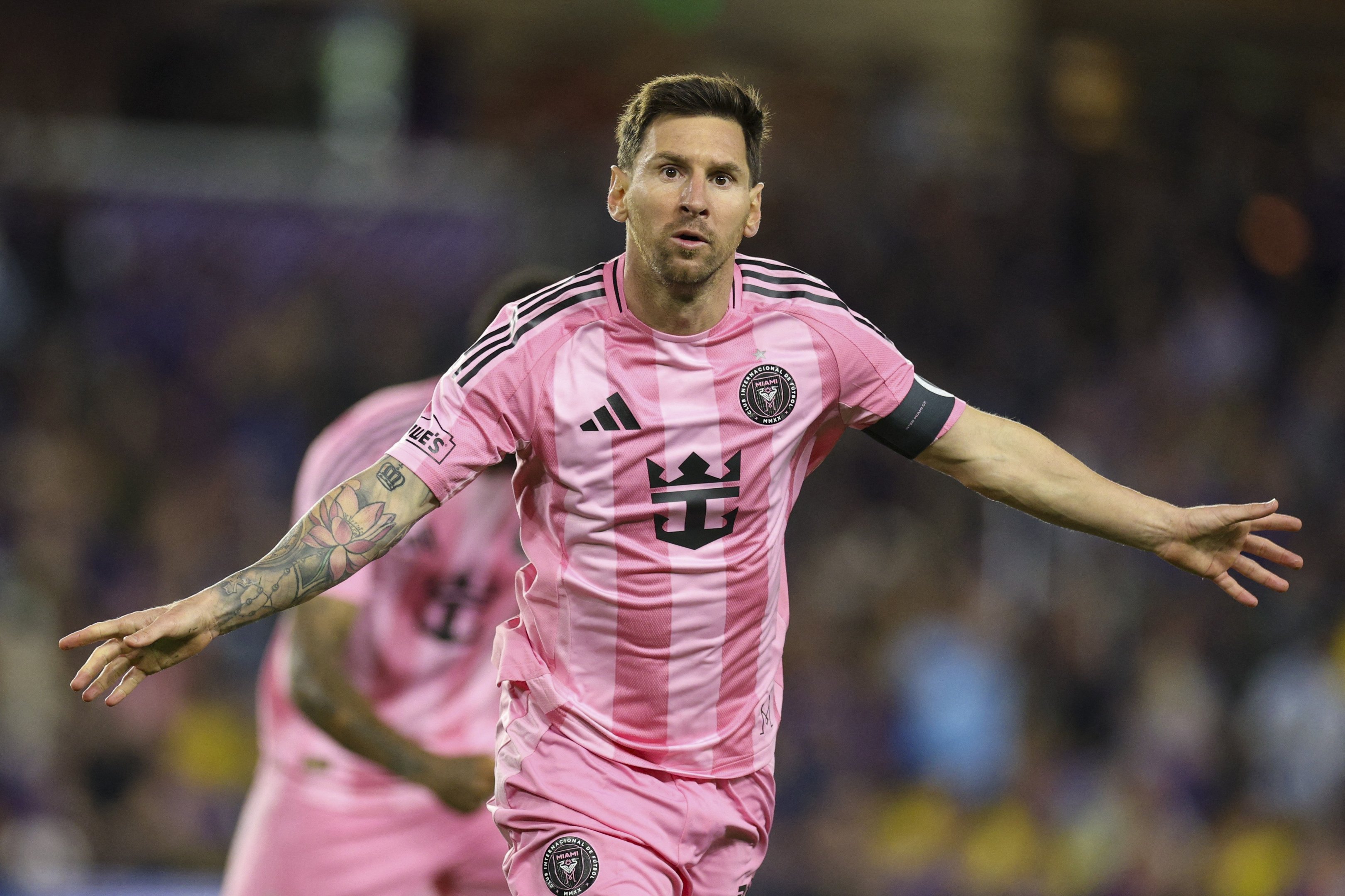 Messi marca 100º gol pelo Inter Miami e bate-boca com dirigente; veja vídeo