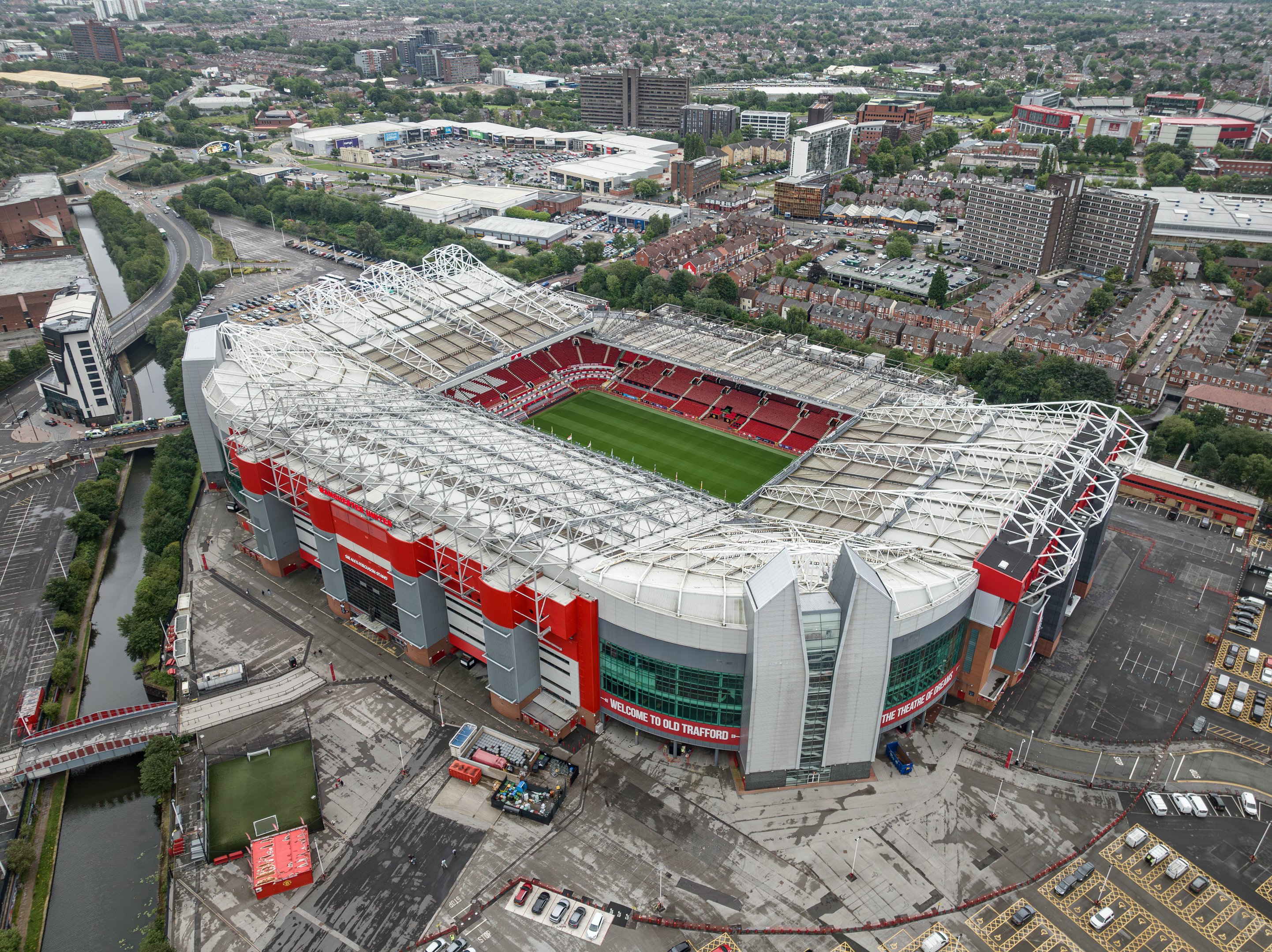 Dívida de bilhão e grama à venda: a inusitada estratégia do Manchester United para sair da crise