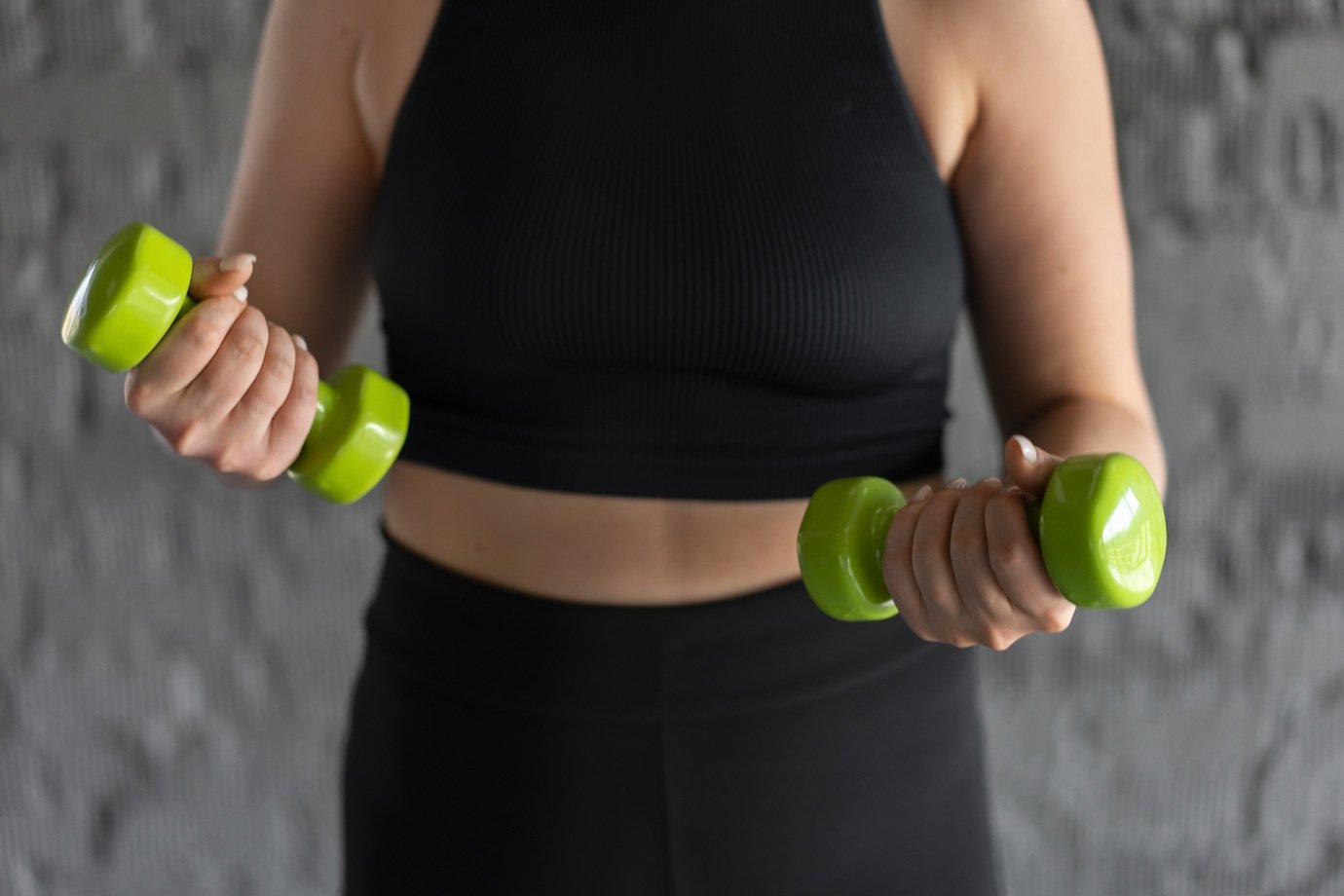 Faz musculação e não perde peso? Estudo mostra o que acontece com a gordura