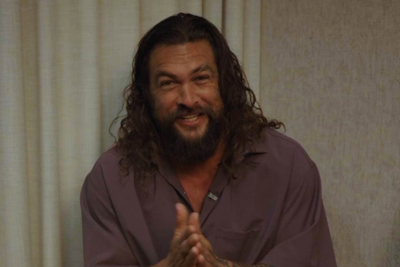 Jason Momoa é detonado por famoso roteirista da DC por atuação em 'Supergirl'
