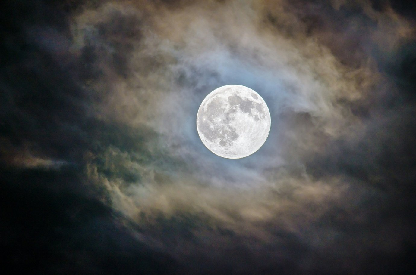 Céu de outubro tem duas chuvas de meteoros e Lua do Caçador; veja quando observar