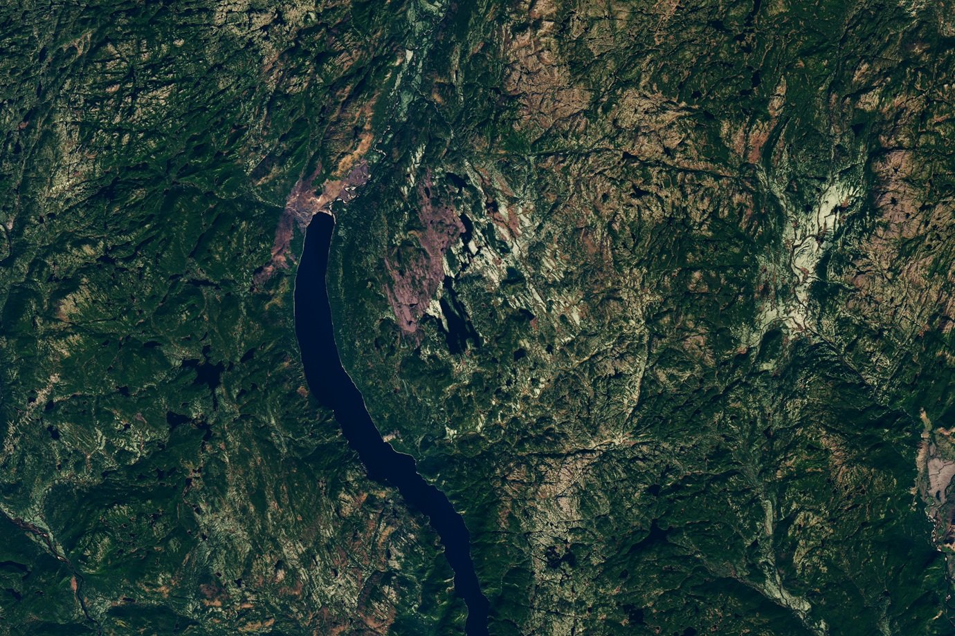 Cratera de 390 milhões de anos é descoberta por acaso em mapa de satélite