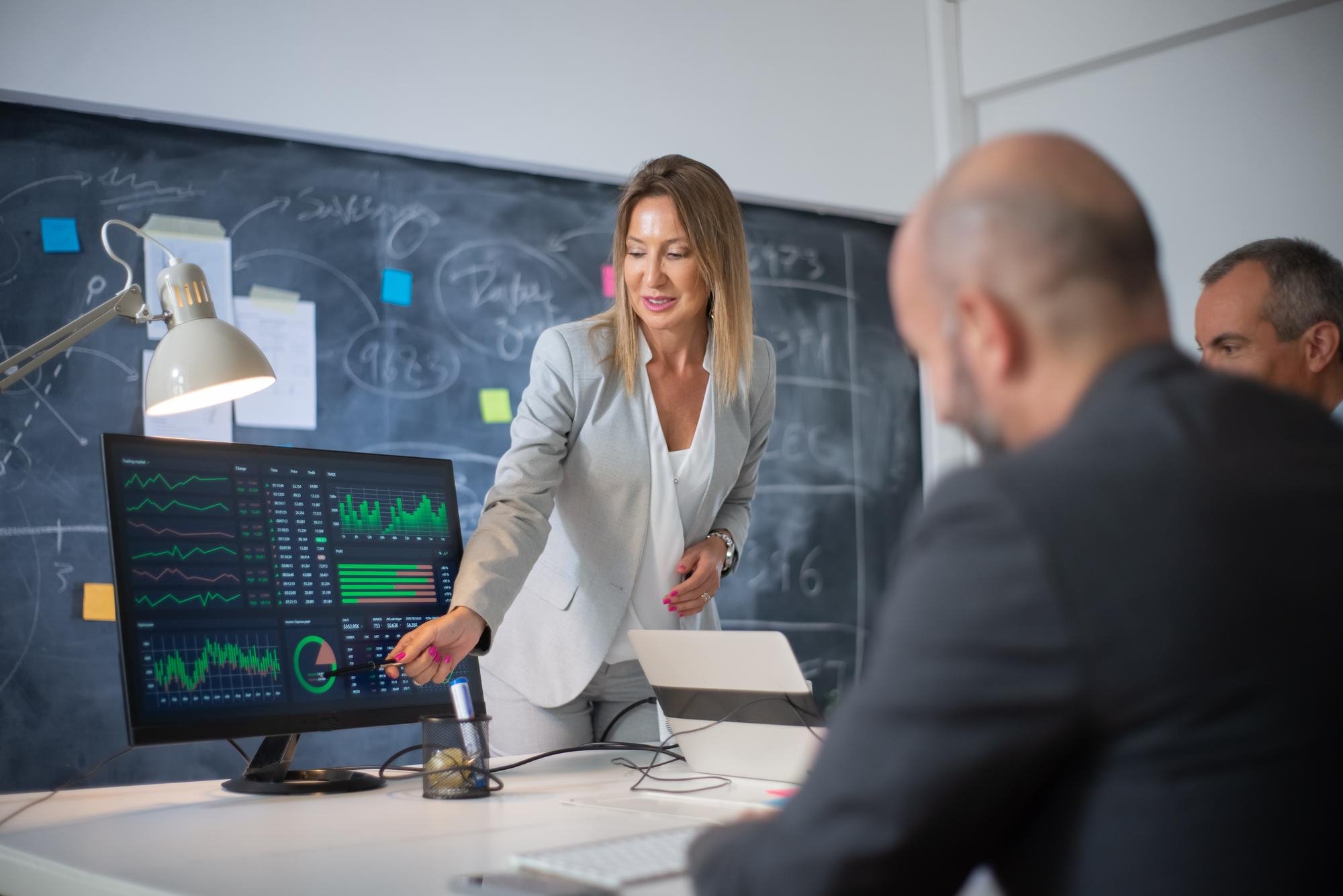 Como as empresas estão medindo o ROI da IA, e o que fazer quando a conta não fecha