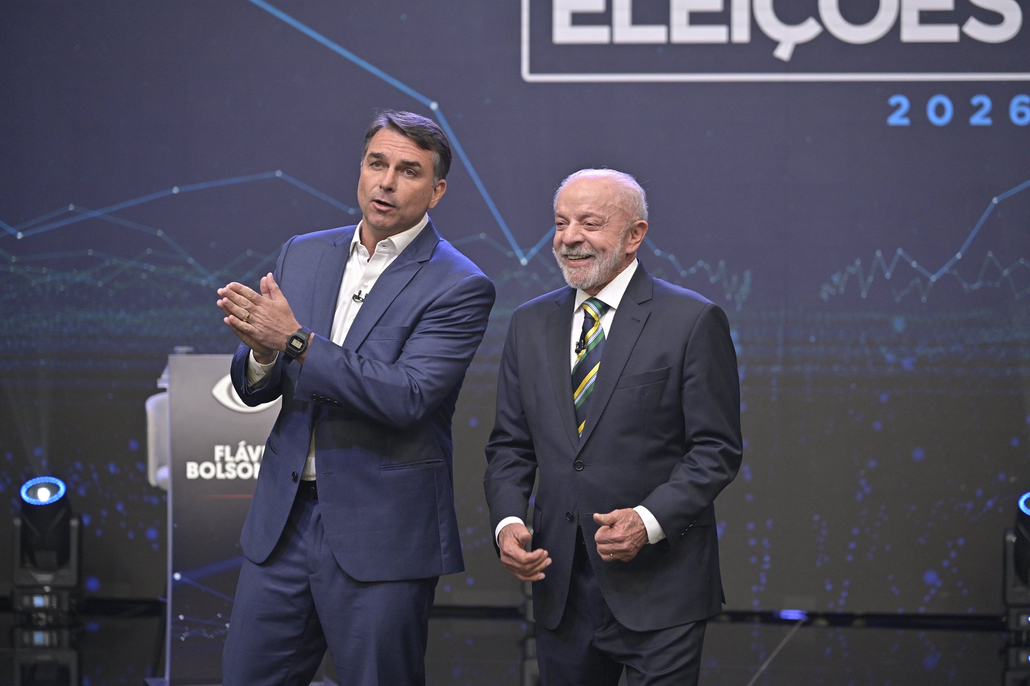 Análise: Debate entre Lula e Flávio é dominado por baixaria e termina sem vencedor