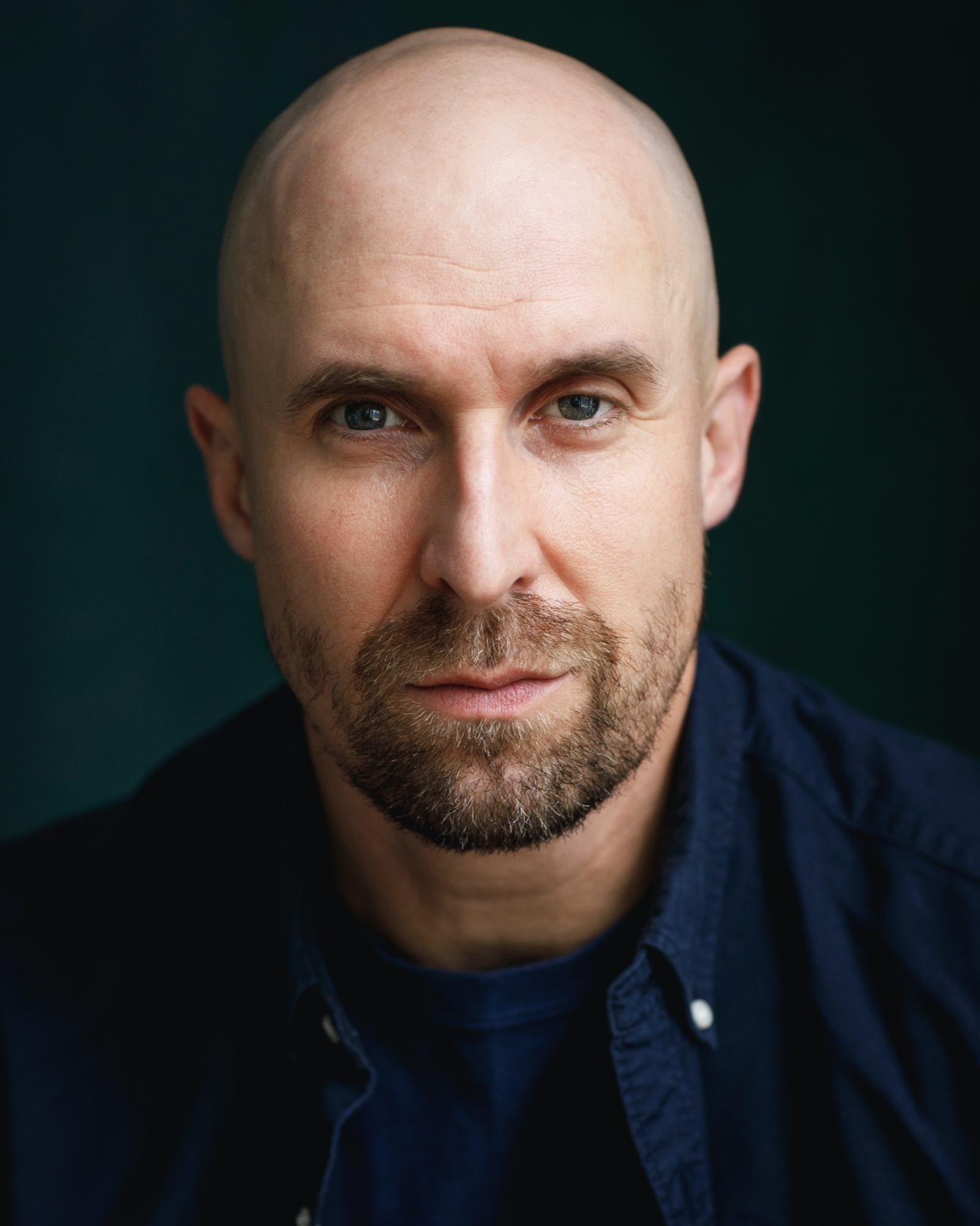 Ator Andrew Brooke vai interpretar o personagem Barão Sangrento na série de Harry Potter que estreia a primeira temporada em 25 de dezembro de 2026