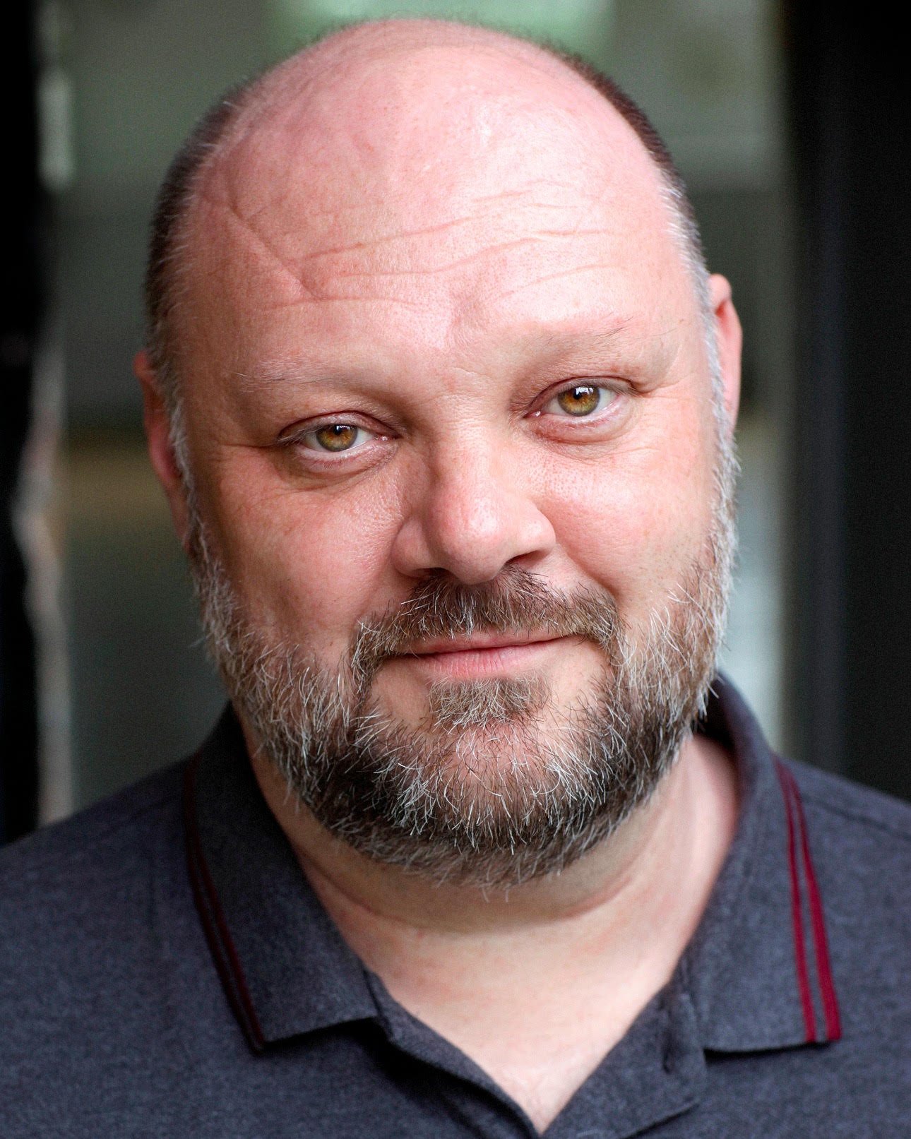 O ator Daniel Fearn interpreta o personagem Frei Gorducho na série de Harry Potter que estreia em 25 de dezembro de 2026