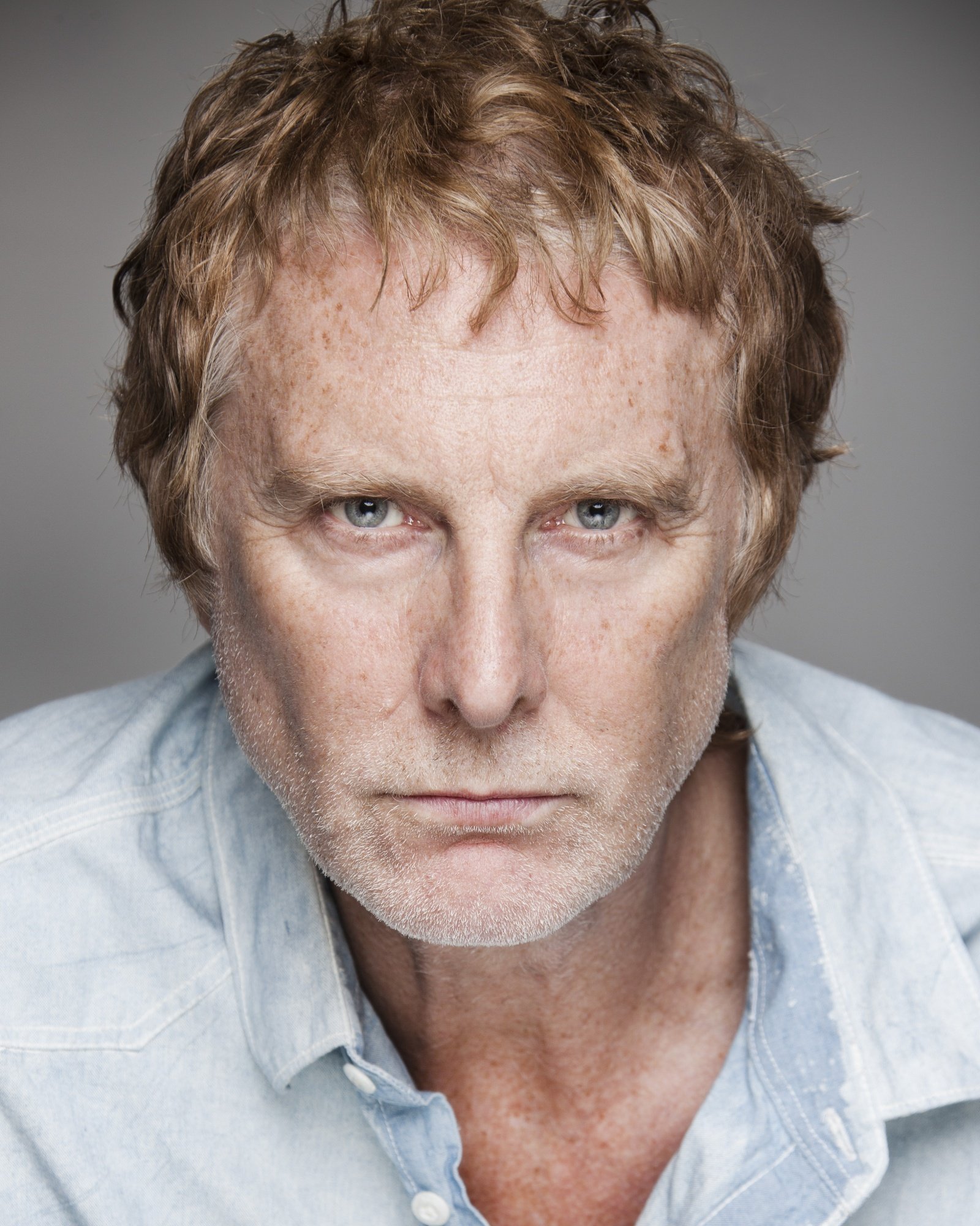 David Threlfall fará a voz do Chapéu Seletor na versão original da série de Harry Potter que estreia em 25 de dezembro de 2026.