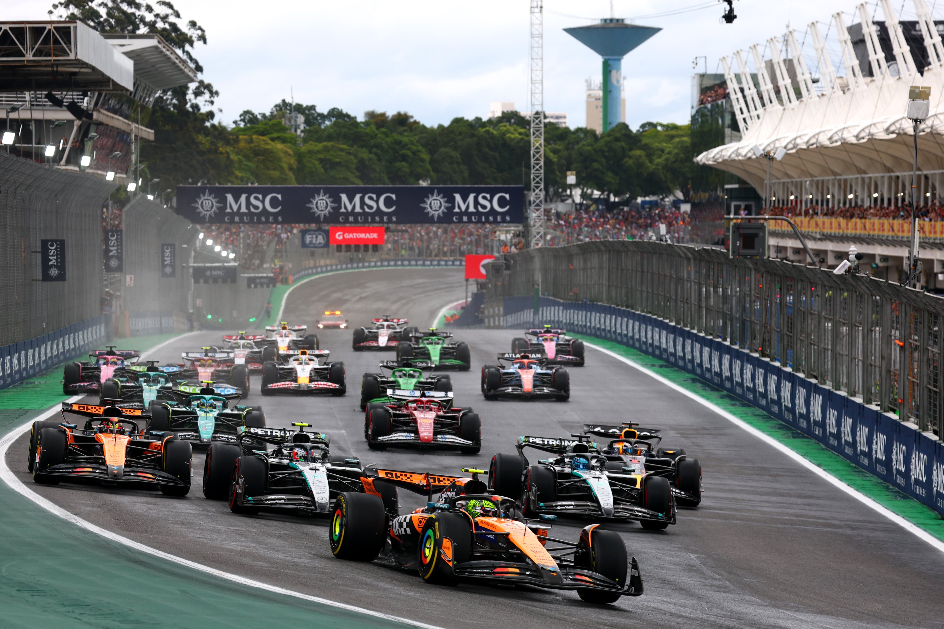 Panorama: Por trás de um café na Faria Lima, American Express acelera sua aposta no mercado bilionário da F1