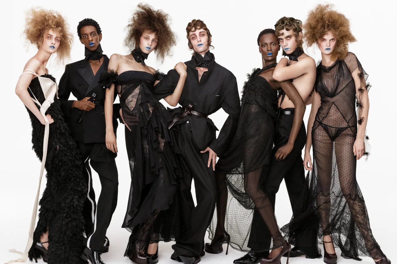 John Galliano estreia na Zara com coleção de 157 peças