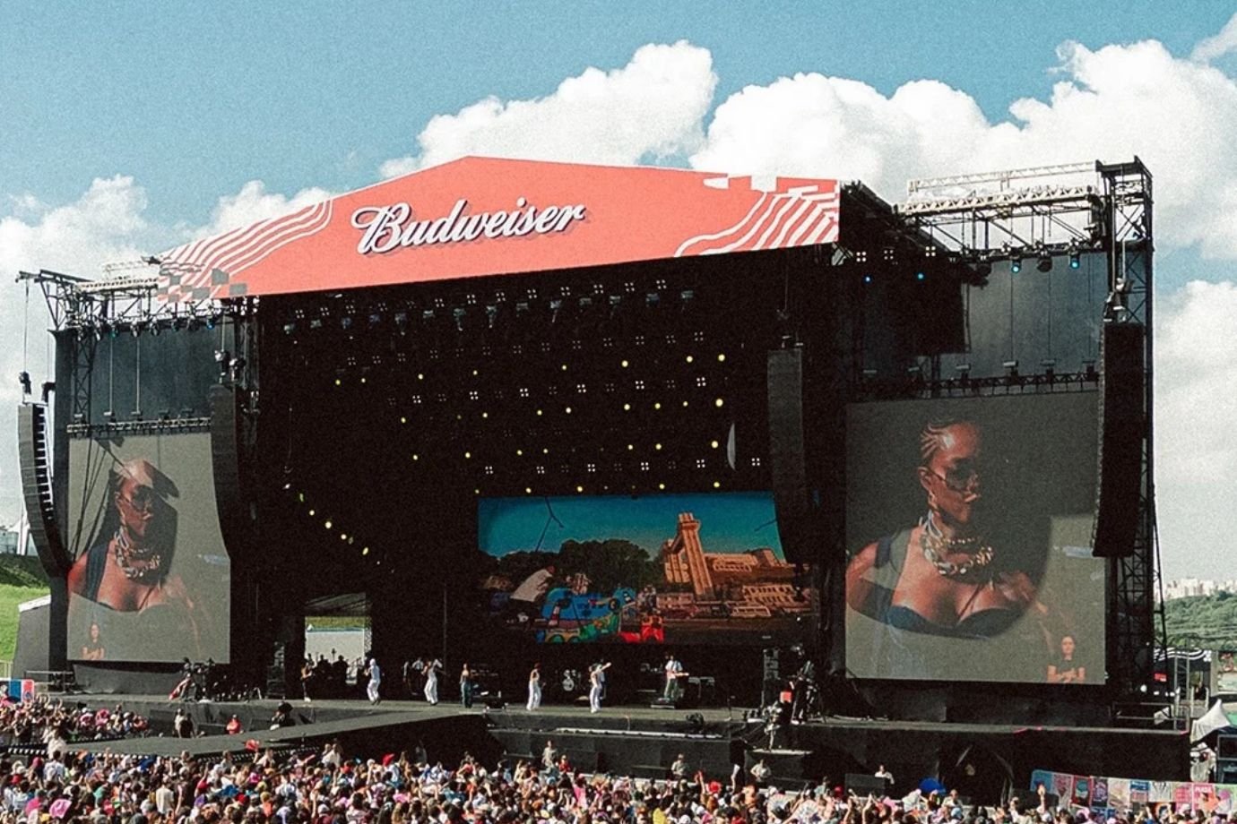 Lollapalooza Brasil 2027 divulga line-up por dia; confira a divisão