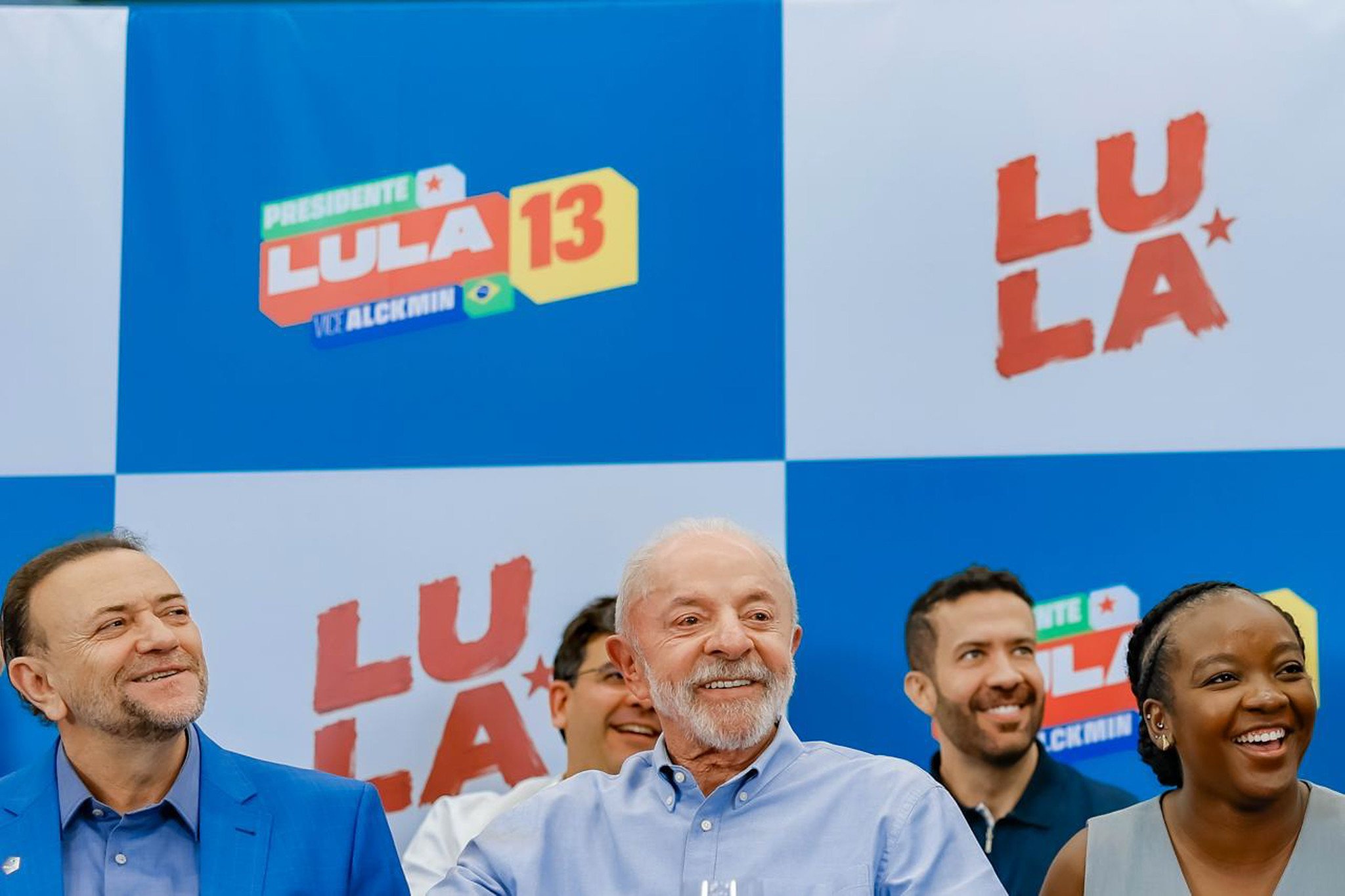 Lula diz que campanha do 1º turno foi 'aquém da capacidade', faz vídeos em selfie e investe em redes