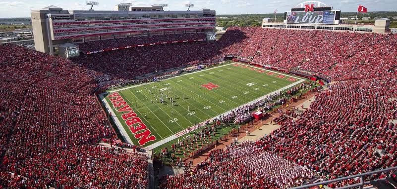 Universidade americana vende mictórios de estádio por R$ 16 mil