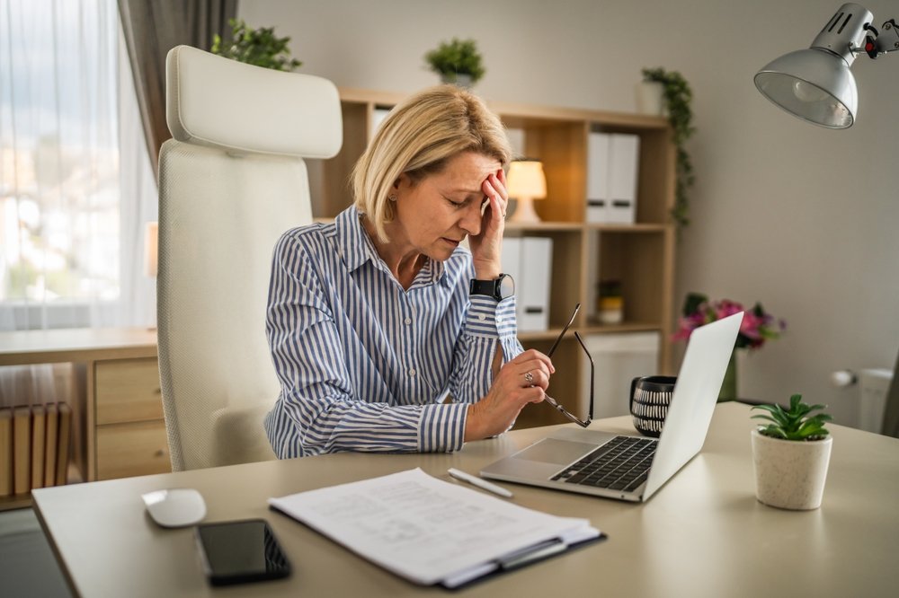 Menopausa e carreira: o que acontece quando a experiência encontra o silêncio?