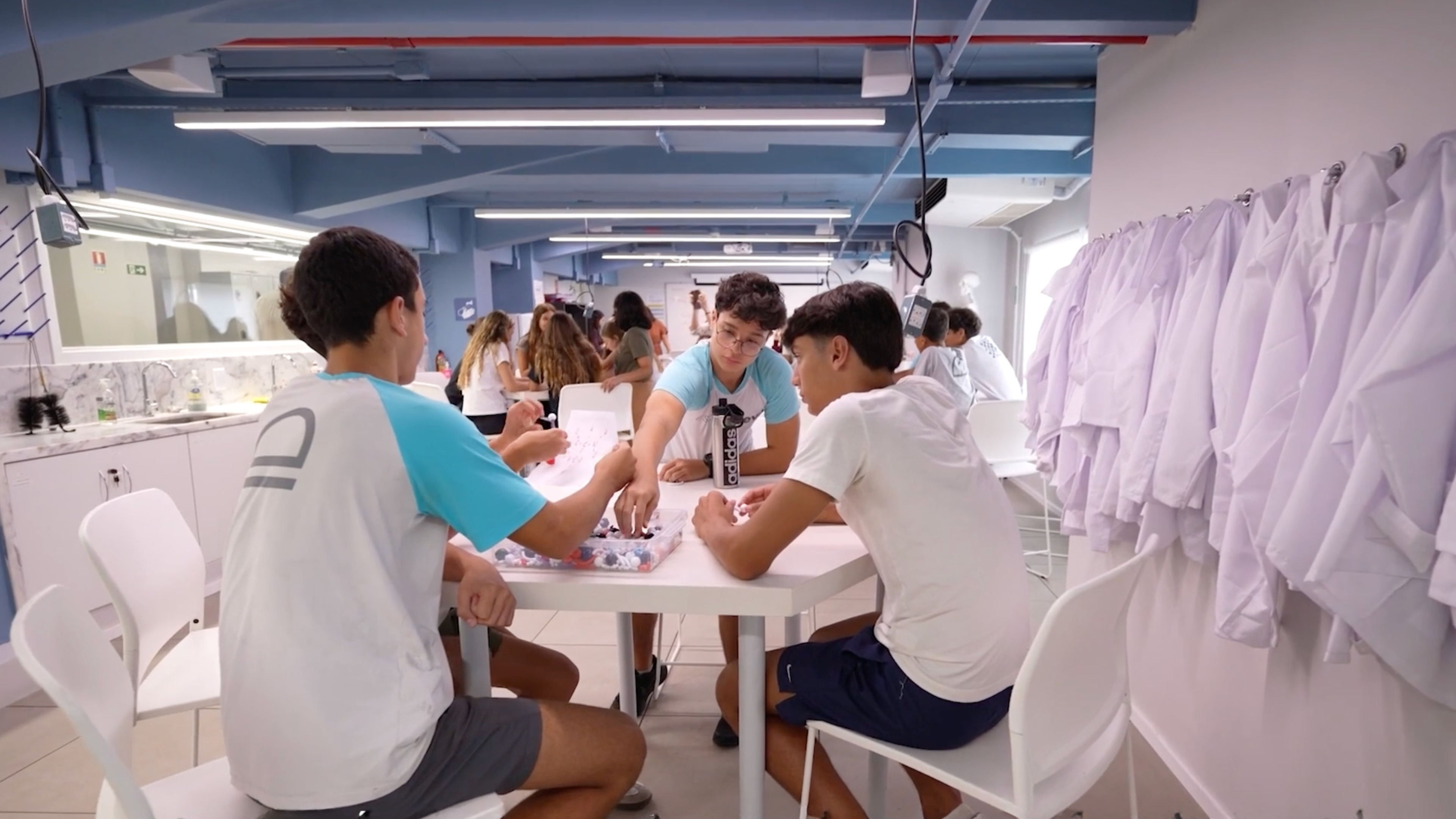 45% das escolas do IB no mundo são públicas, e o programa quer repetir o modelo no Brasil