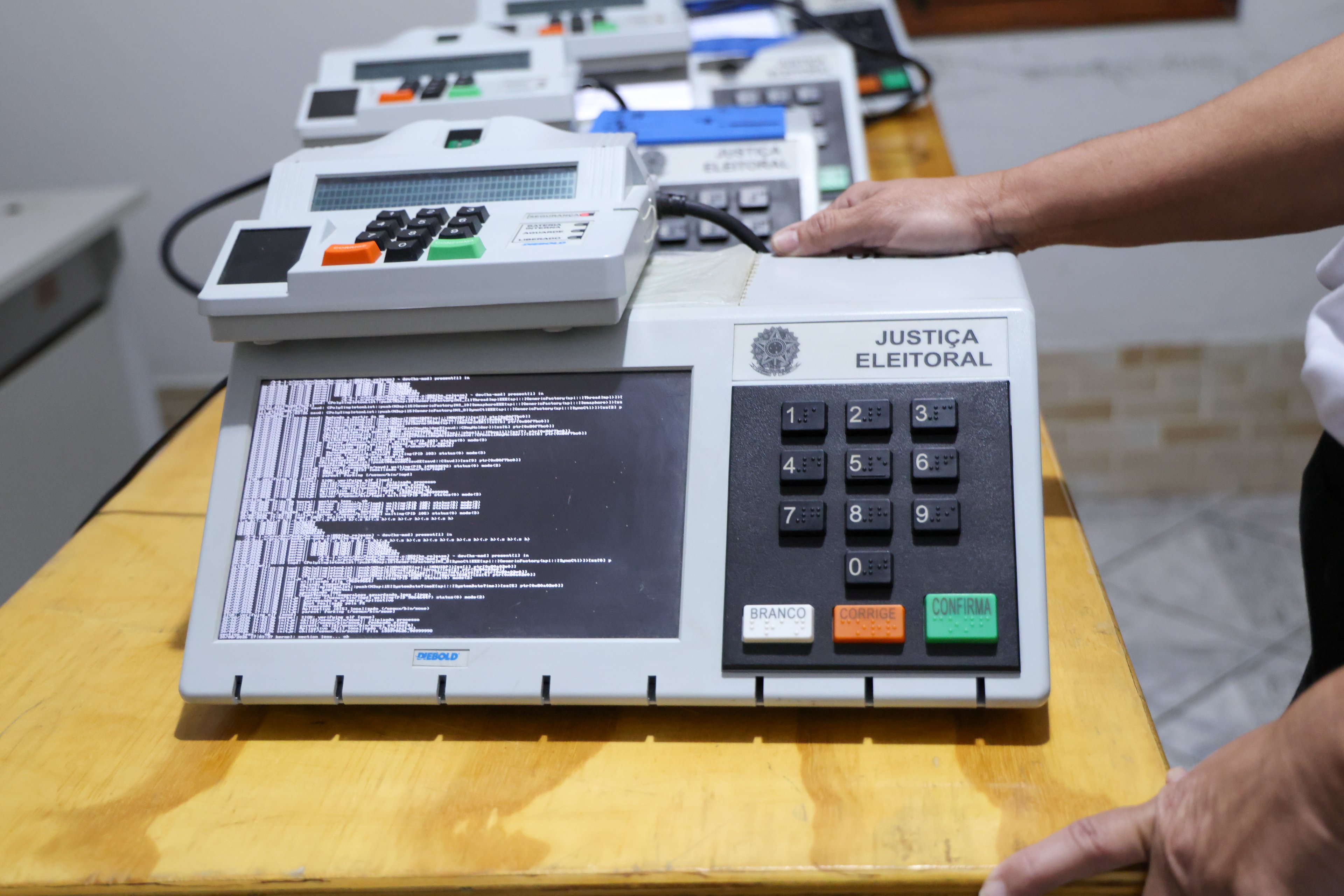 Forças Armadas mobilizam 26,5 mil militares para apoiar eleições neste domingo
