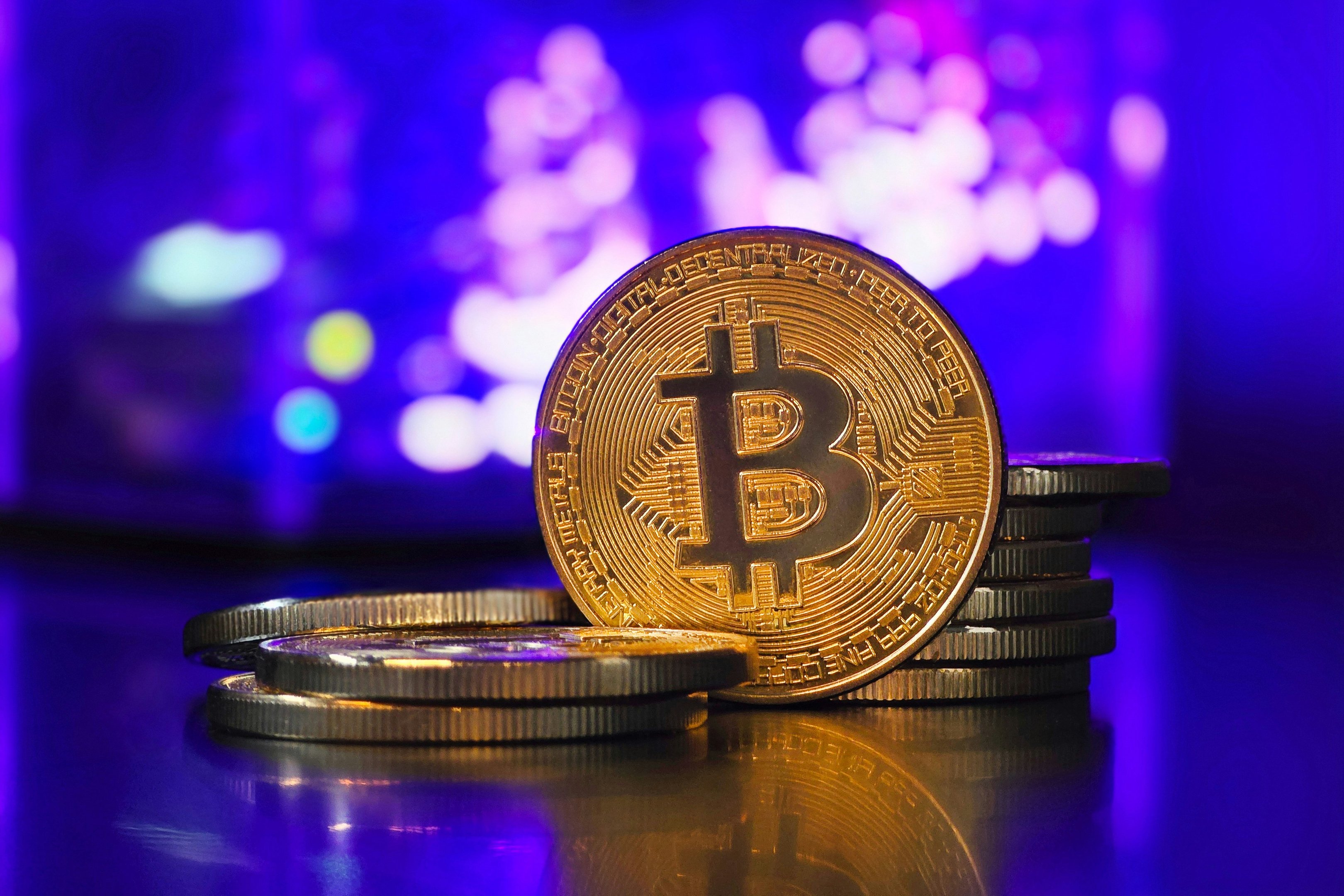 Bitcoin sobe com onda de compras de criptomoedas por empresas de capital aberto