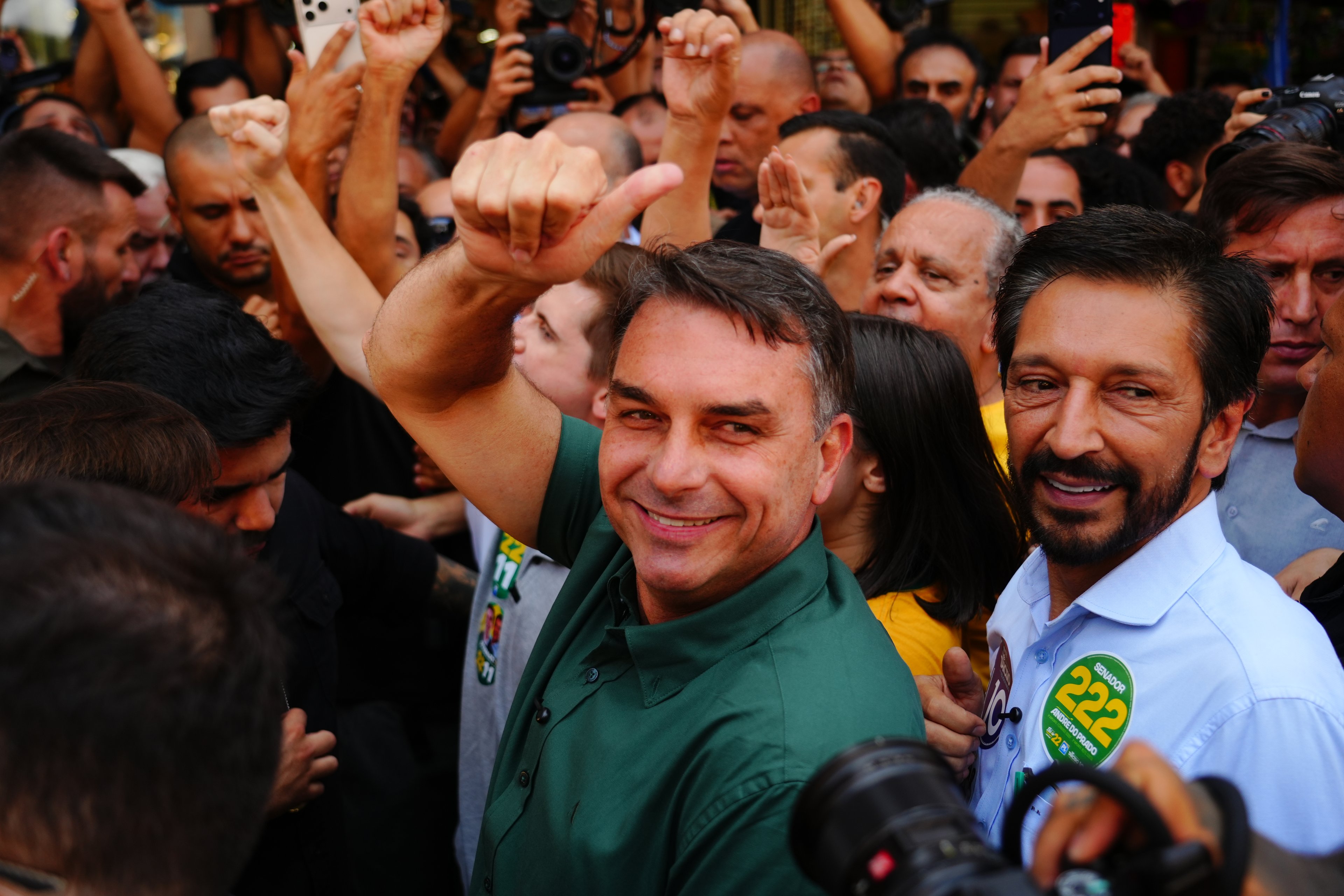 Parte dos diretórios do MDB deve declarar apoio a Flávio Bolsonaro nos próximos dias