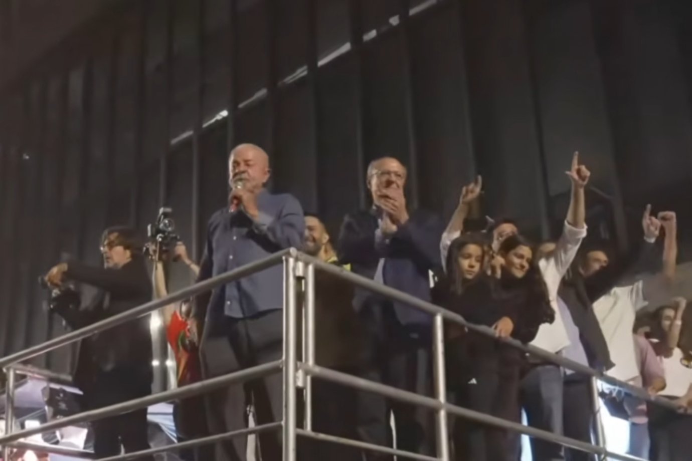 'Fato histórico que devo ao povo brasileiro', diz Lula em discurso na Paulista