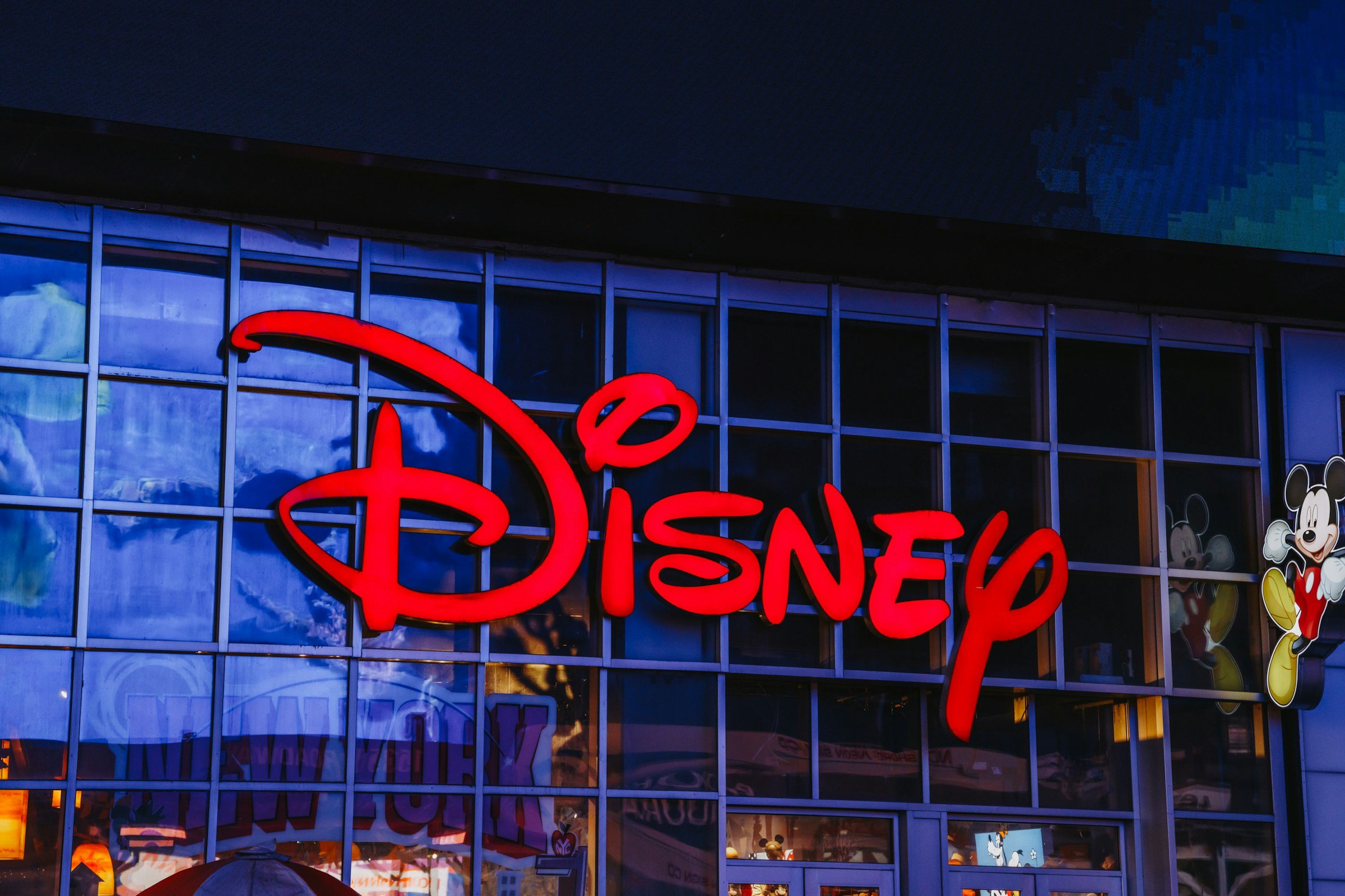 Engenheiro da Disney comanda até nove agentes de IA e vira referência em painel interno