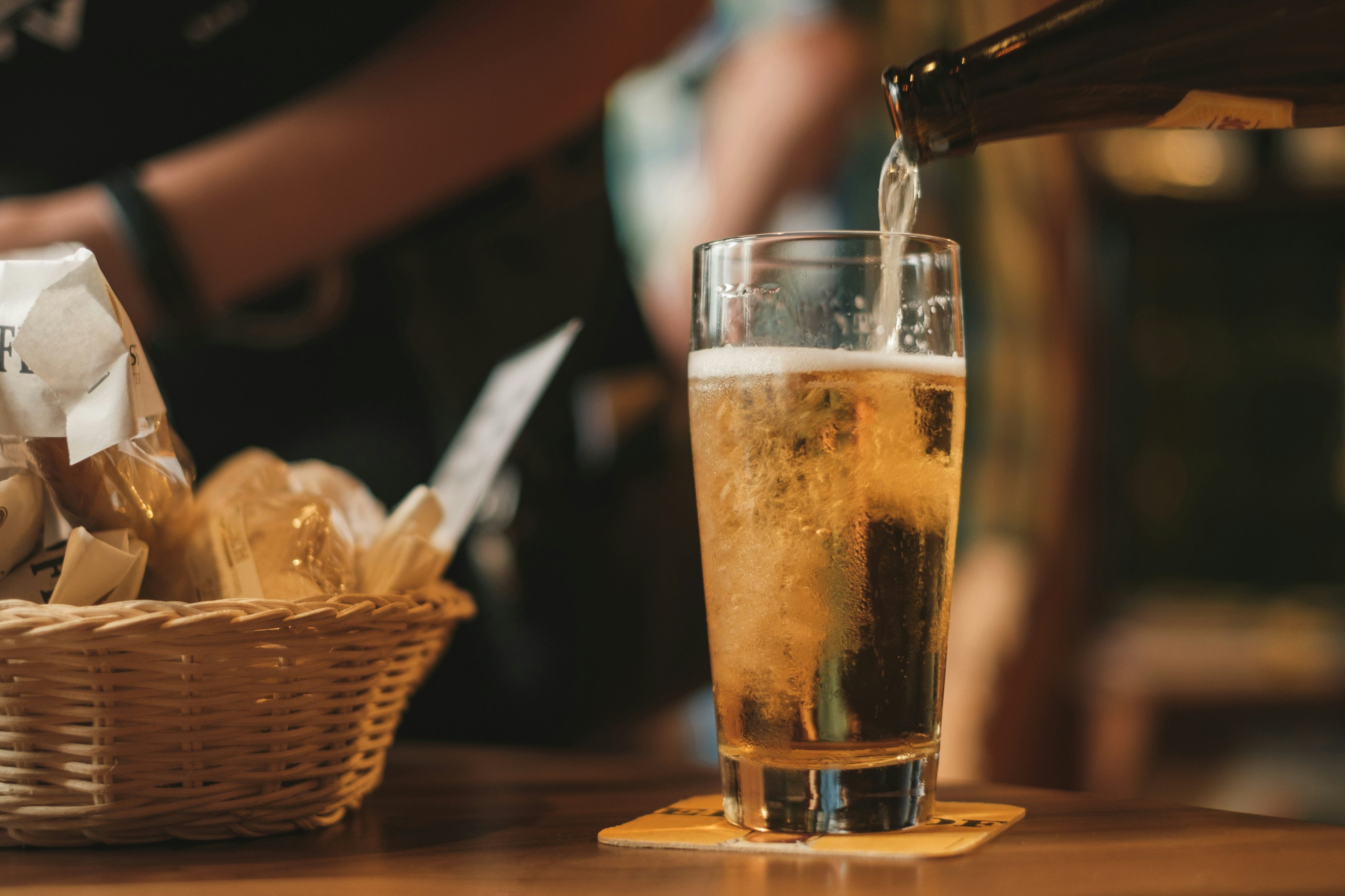 Pode beber no dia da eleição? Veja como e onde funciona a Lei Seca neste domingo