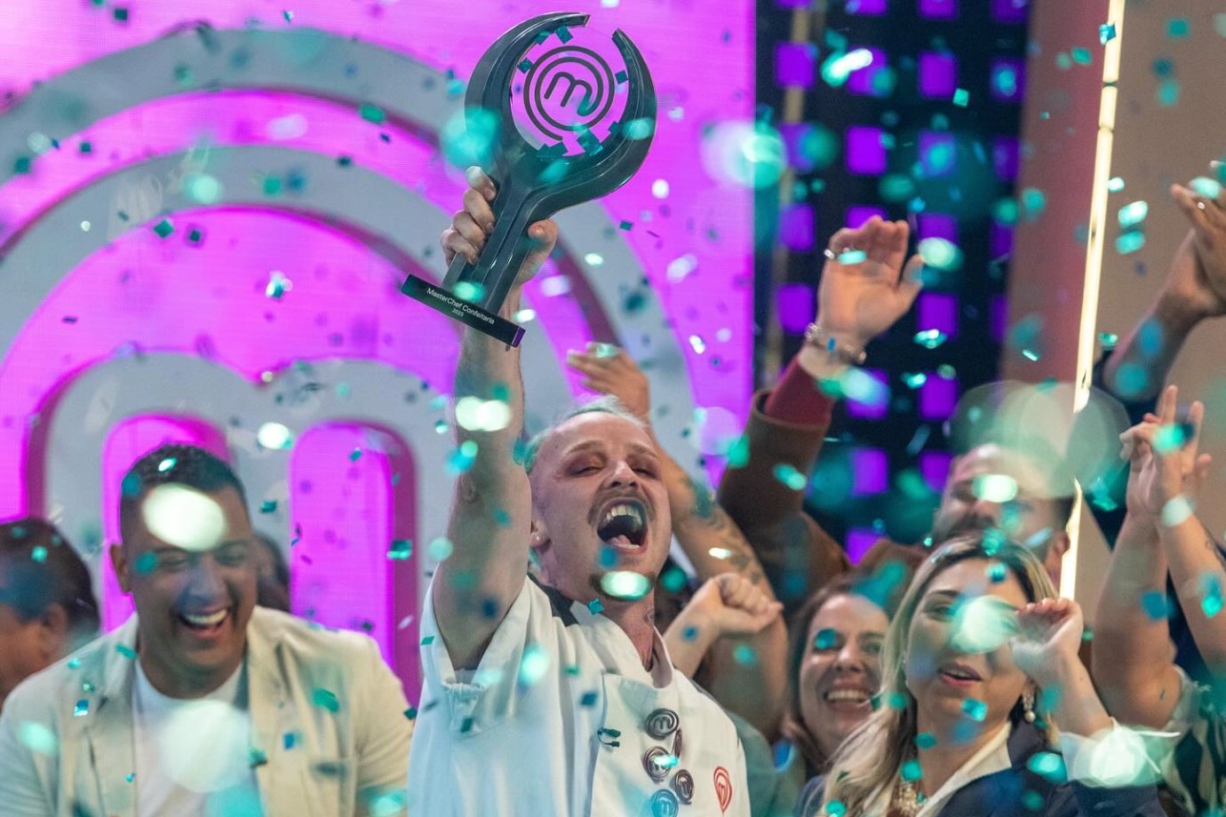 Quem é Léo Salles, campeão do 'MasterChef Confeitaria' que volta ao programa?
