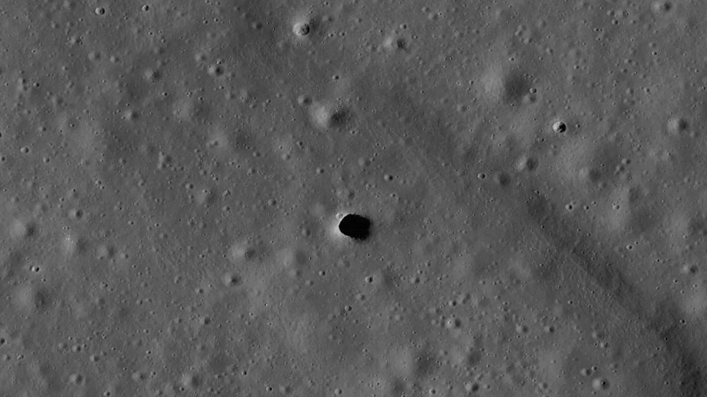 O que a Lua esconde sob a superfície? Nasa investiga caverna misteriosa
