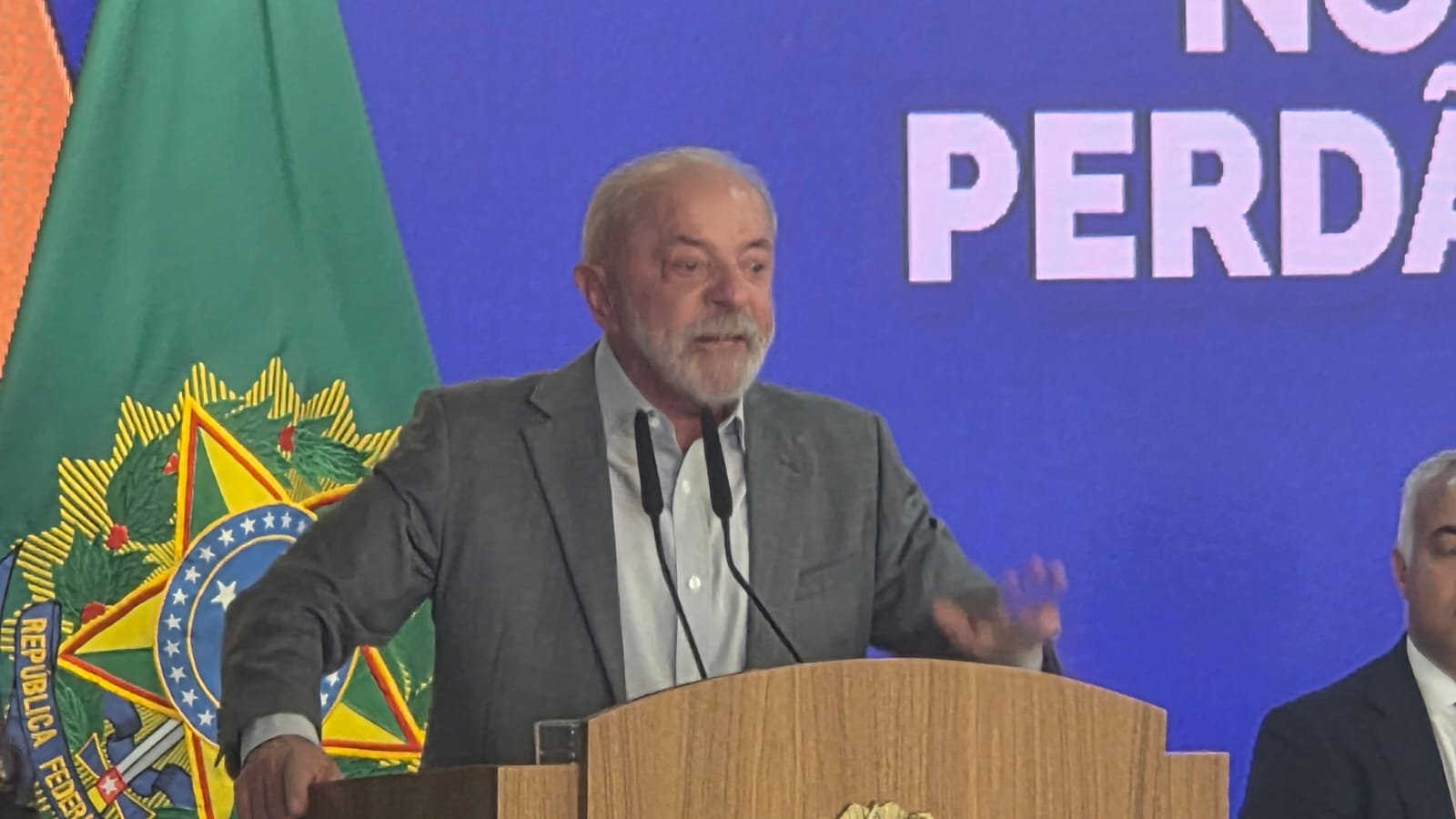 PEC de Lula destina 26,5% do valor de emendas para financiar tarifa zero aos fins de semana