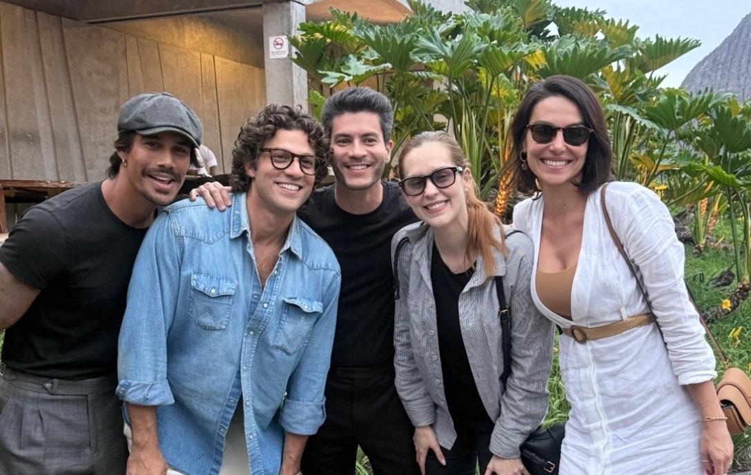 Rebelde cast reunites at Lua Blanco’s wake