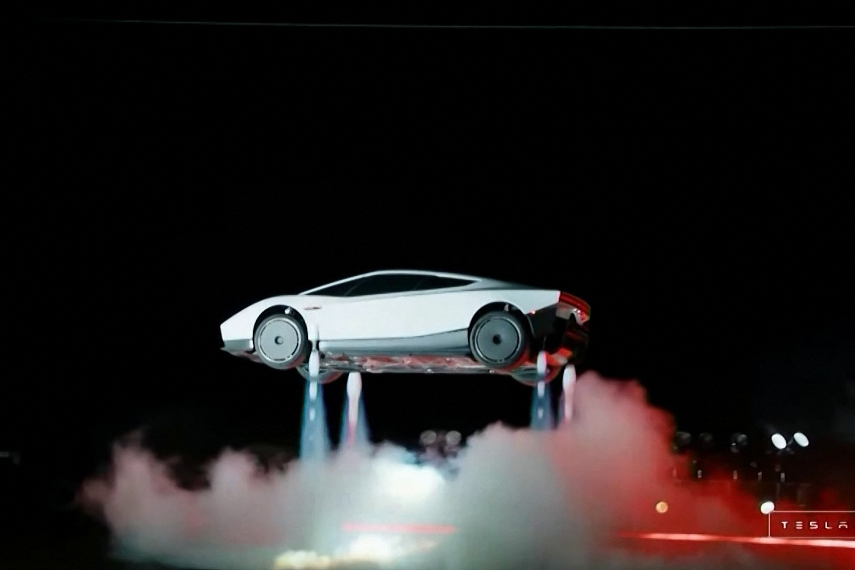 Tesla apresenta carro que 'voa', anda de cabeça para baixo e acelera em menos de 1 segundo