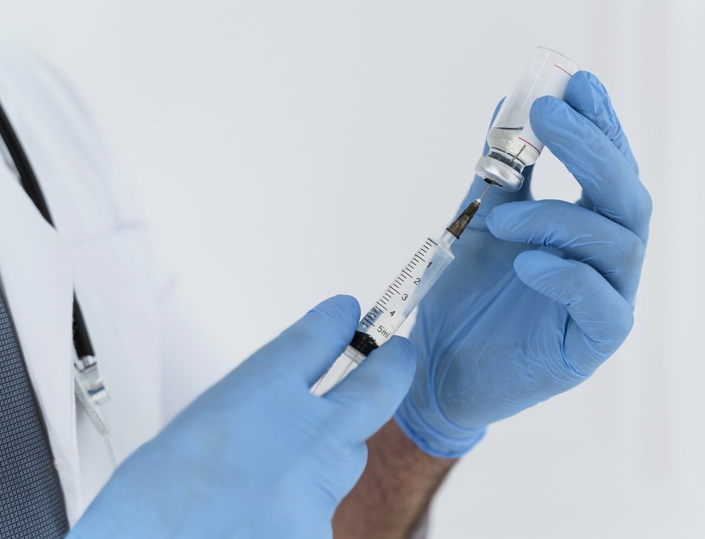 Brasil integra estudo de tratamento contra HIV com aplicações a cada quatro meses
