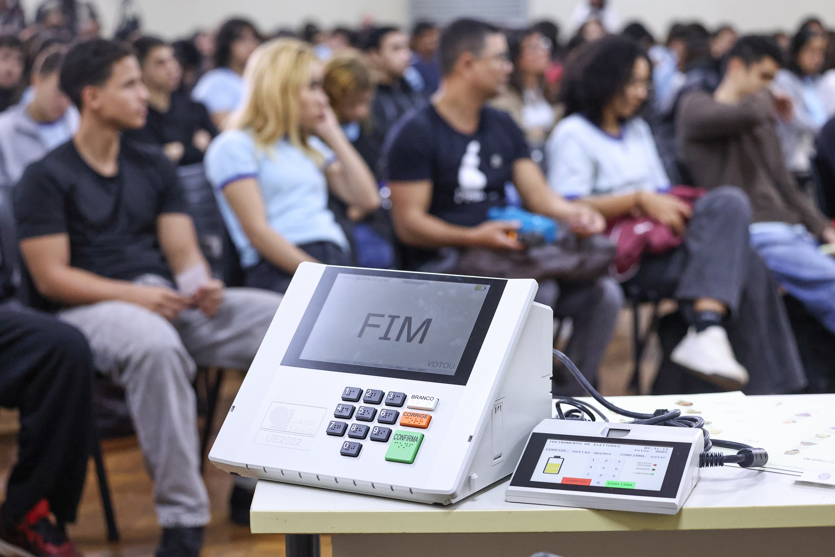 Eleições 2026: quem lidera as últimas pesquisas para Senado no Rio de Janeiro?