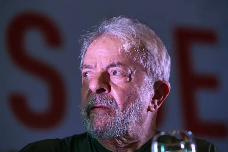 Lula: "Não tenho dúvida de que me puseram aqui para me impedir de conviver com minha grande família: o povo brasileiro", escreveu o ex=presidente. (Patricia Monteiro/Bloomberg)