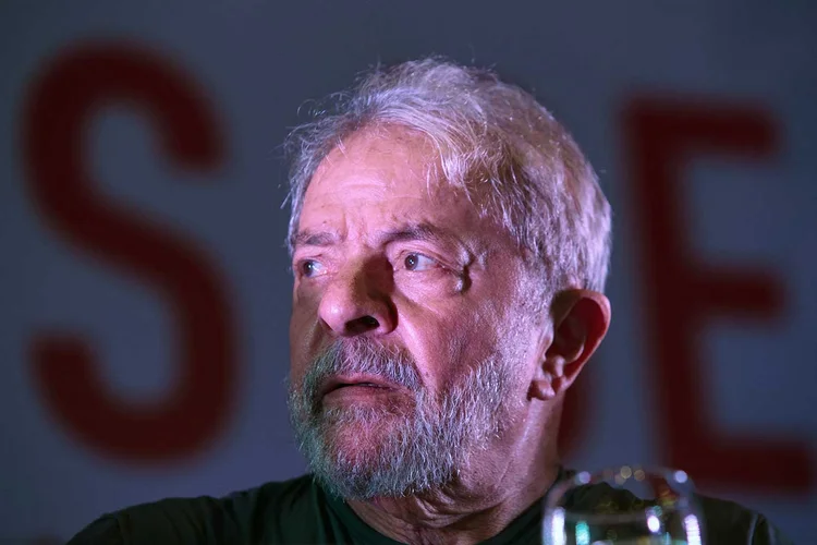 Lula: Dilma Rousseff e uma comissão de deputados também foram proibidos de se encontrar com o ex-presidente (Patricia Monteiro/Bloomberg)